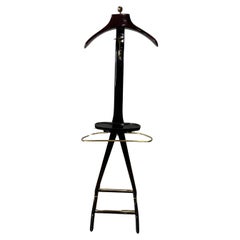 Ico Parisi Clothes Valet, Beech Wood with Brass Details, Italy, 1960s