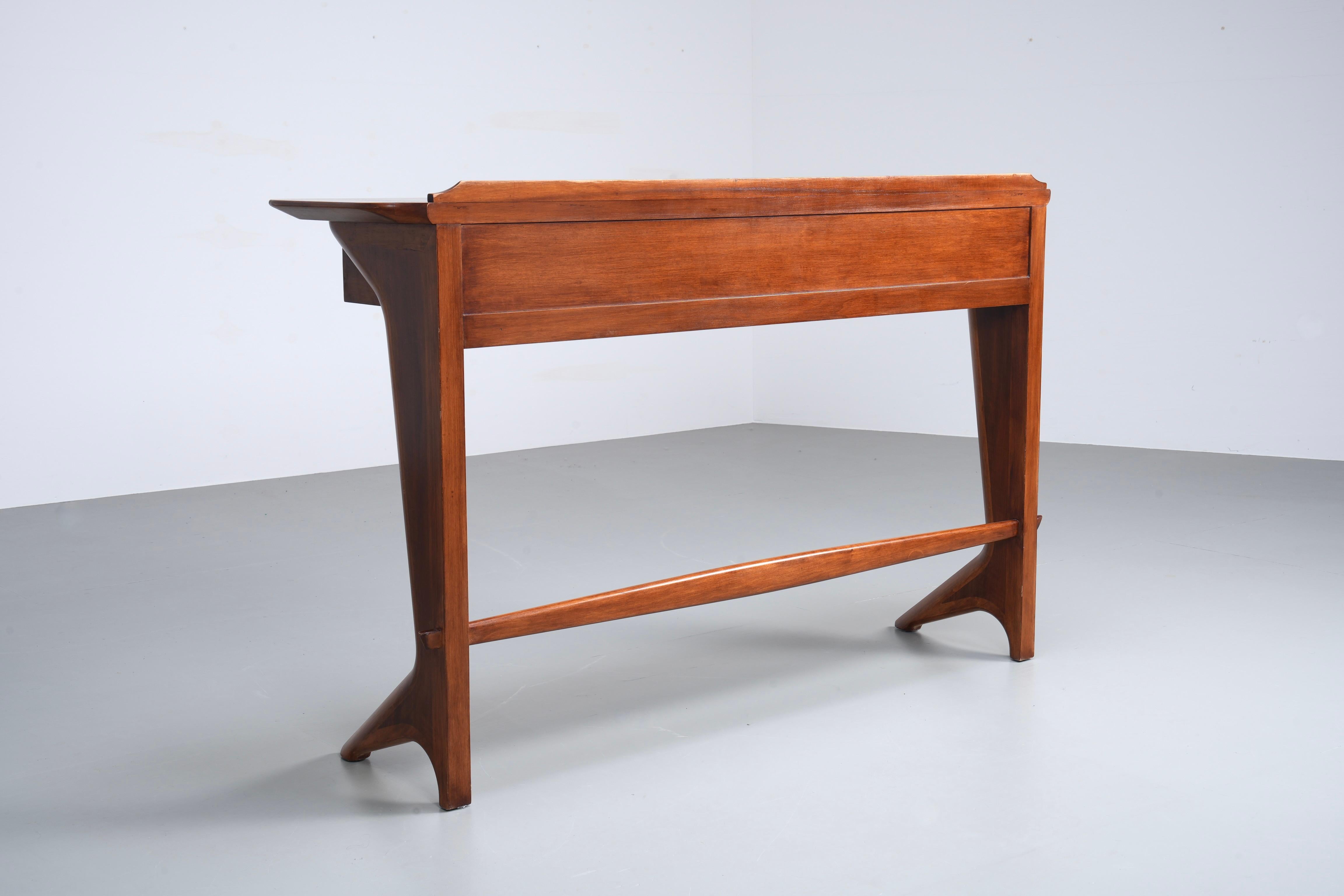 Ico Parisi Console in Walnut, Italy, 1950's For Sale 8