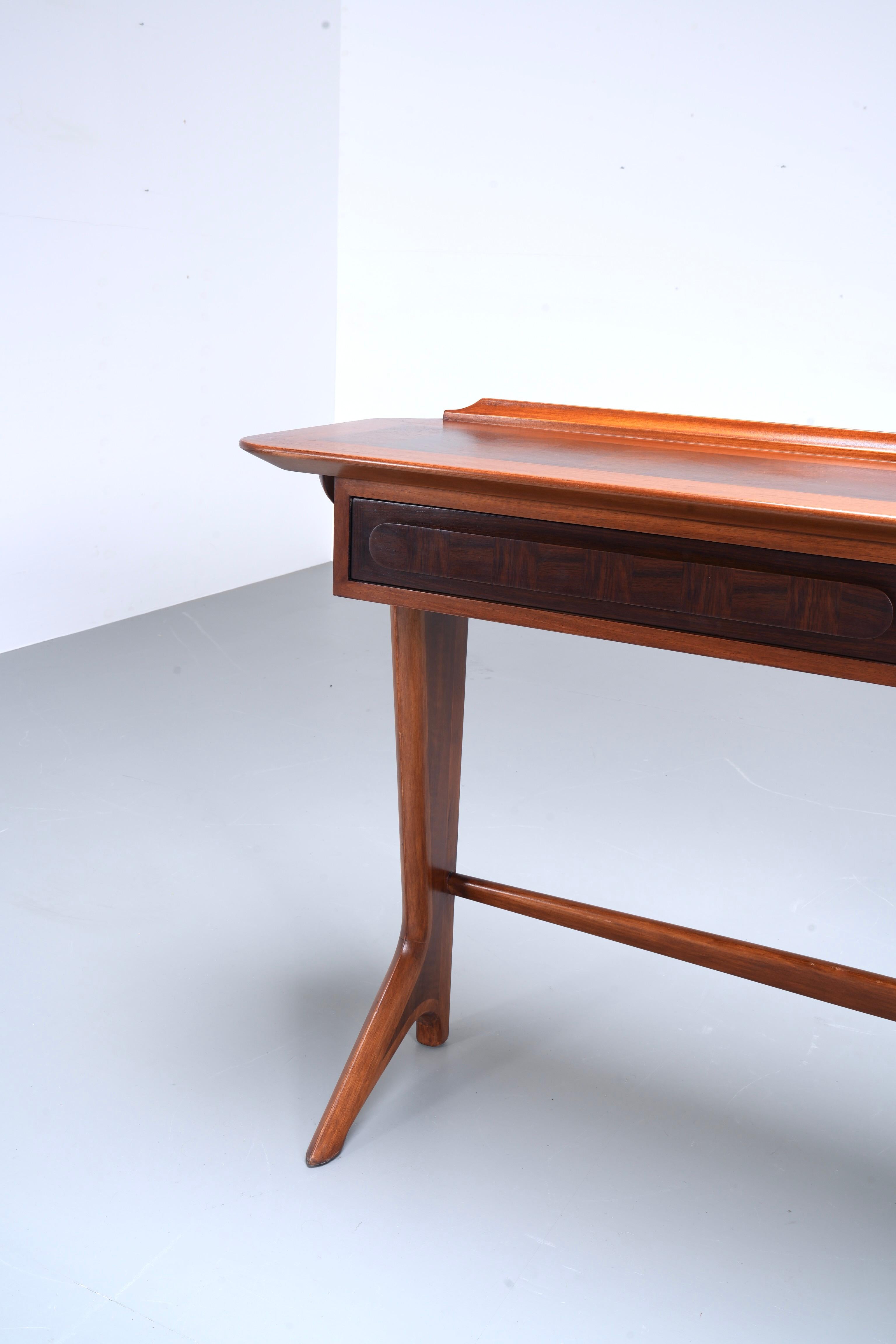 Ico Parisi Console in Walnut, Italy, 1950's For Sale 1