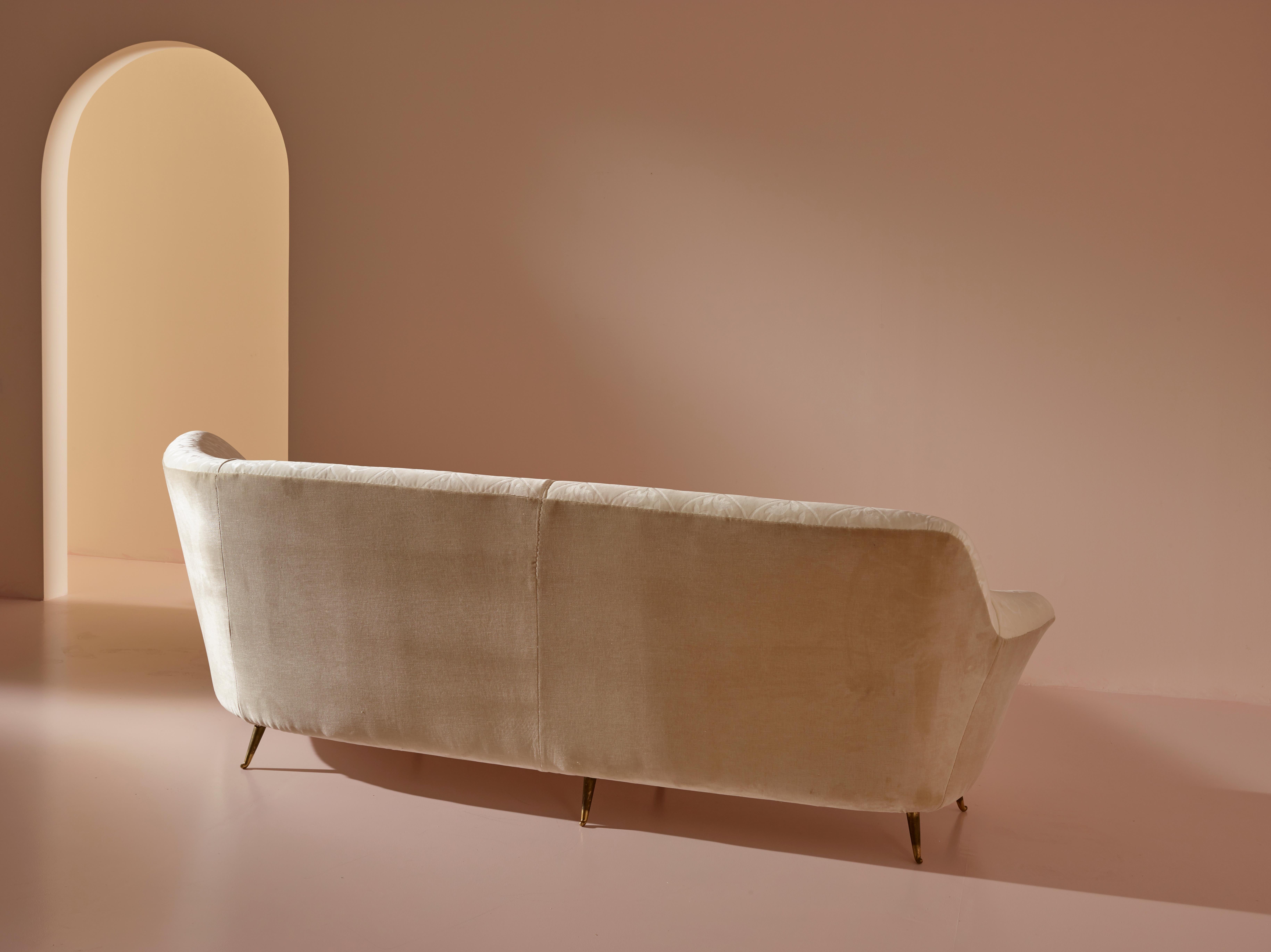 Ico Parisi Curved fabric sofa with brass legs by Isa Bergamo, Italy, 1950s For Sale 4