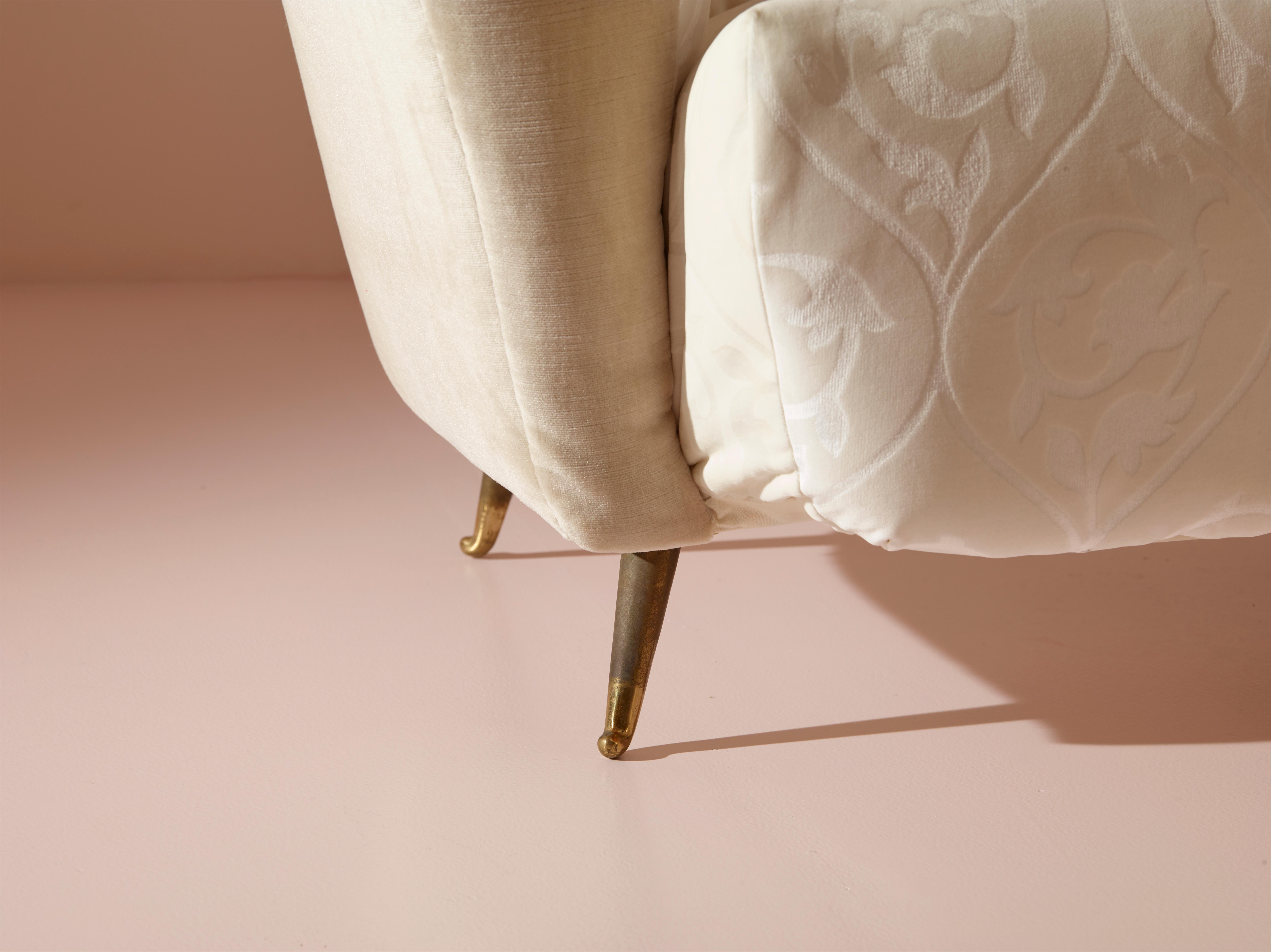 Mid-20th Century Ico Parisi Curved fabric sofa with brass legs by Isa Bergamo, Italy, 1950s For Sale