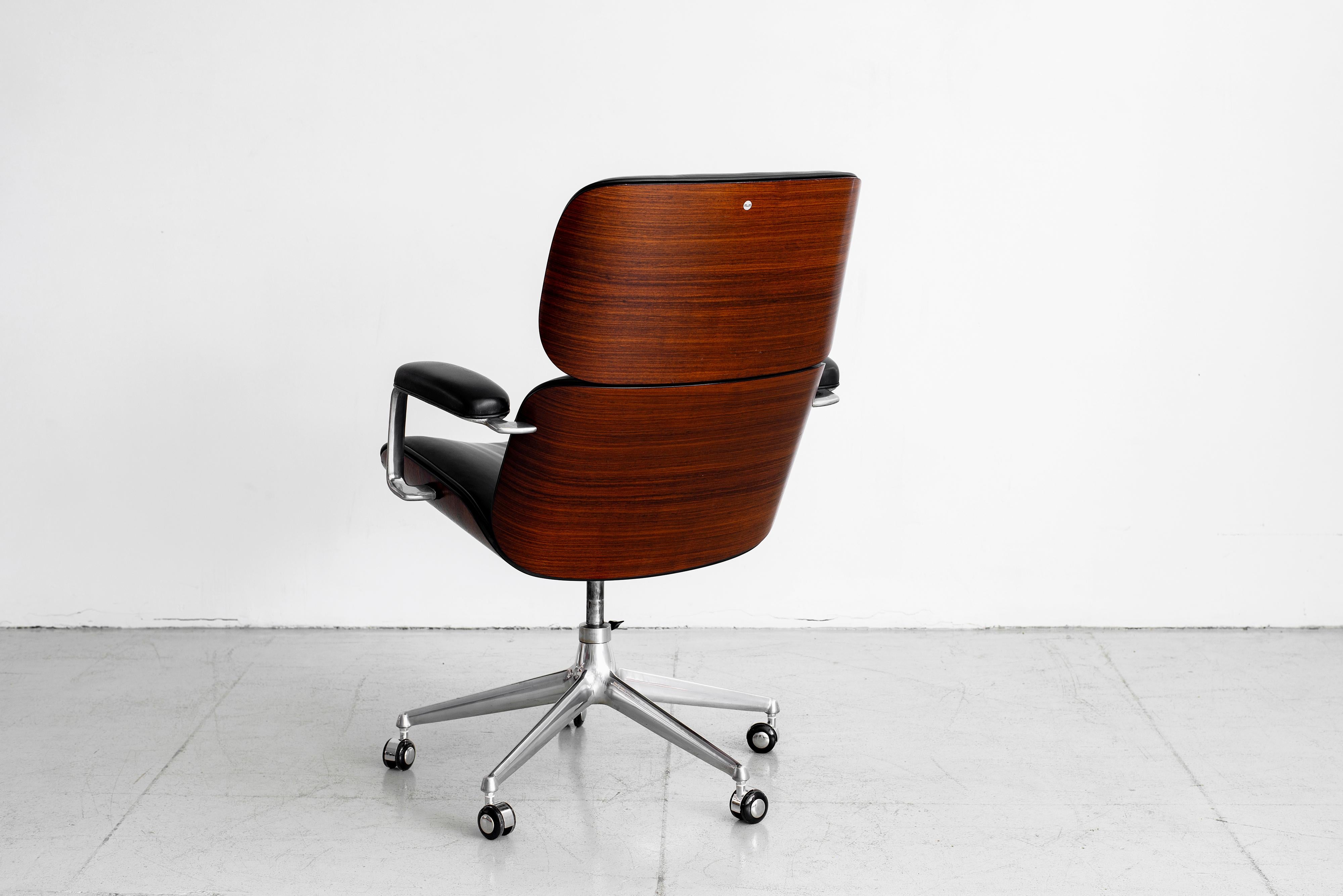 Ico Parisi Desk Chair In Good Condition In Beverly Hills, CA