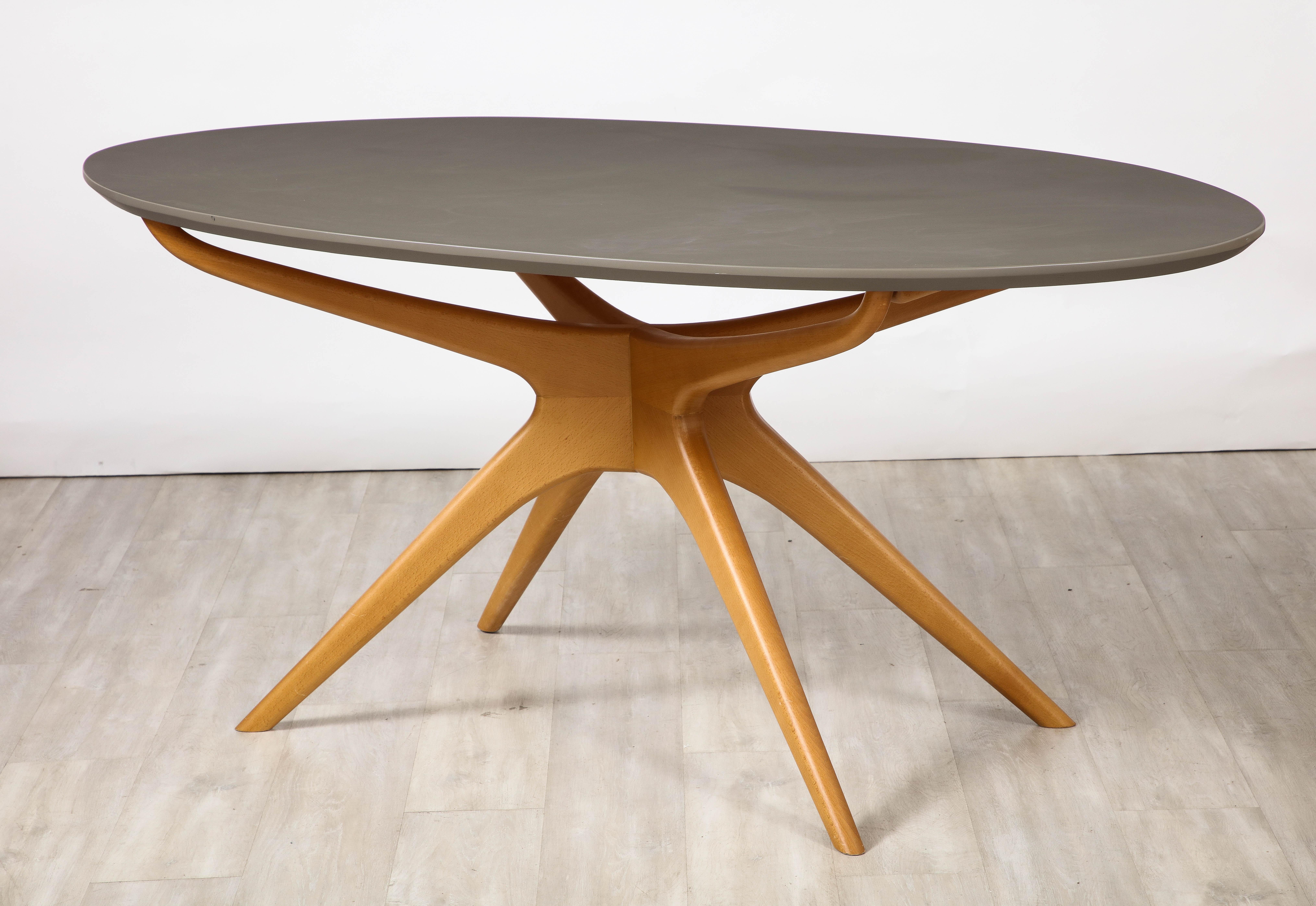 Ico Parisi Manner Dining Table with Oval Top, Italy, circa 1950  For Sale 2
