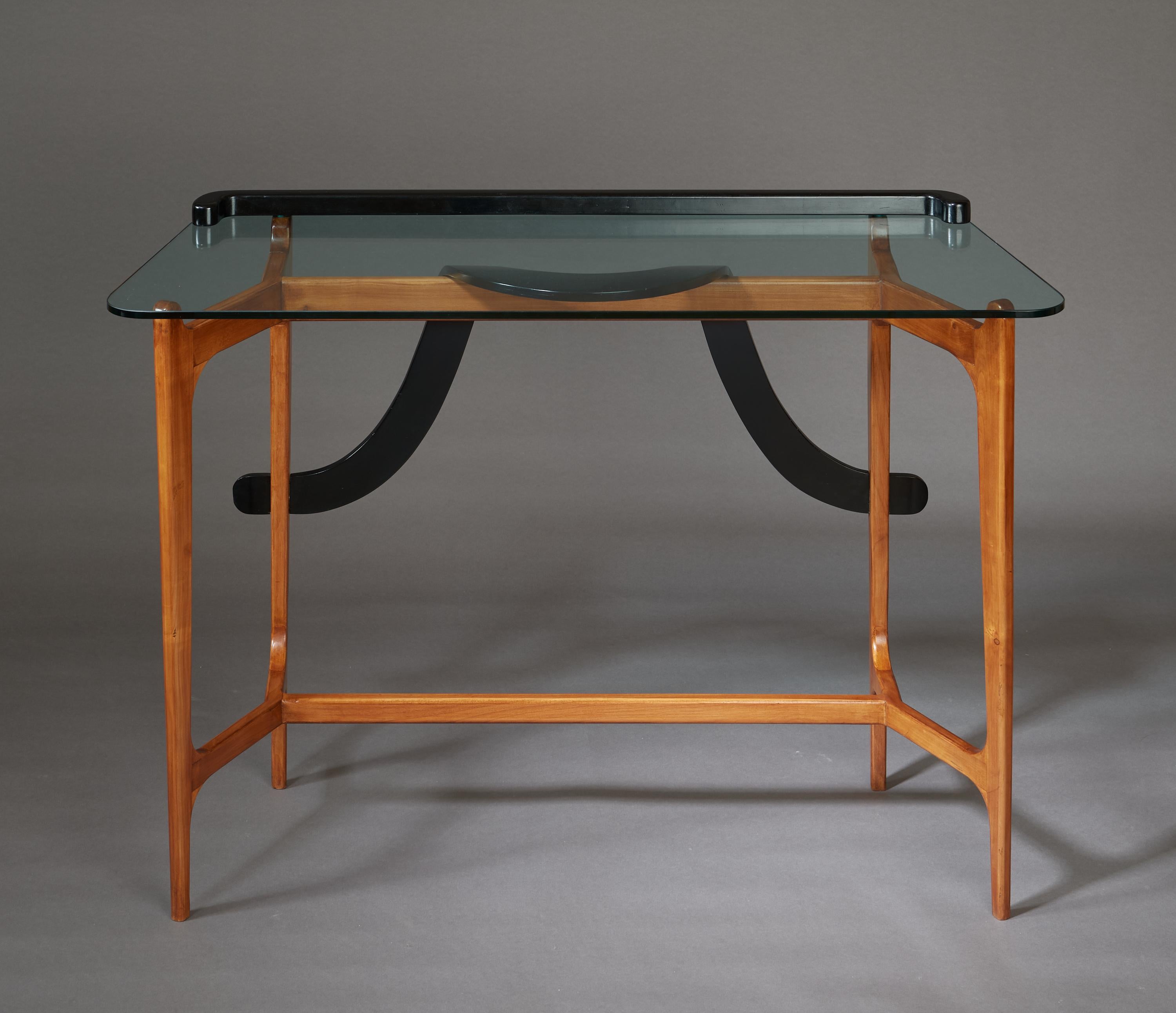 Lacquered Ico Parisi Exquisite Sculptural Console in Walnut & Ebonized Wood, Italy 1950s