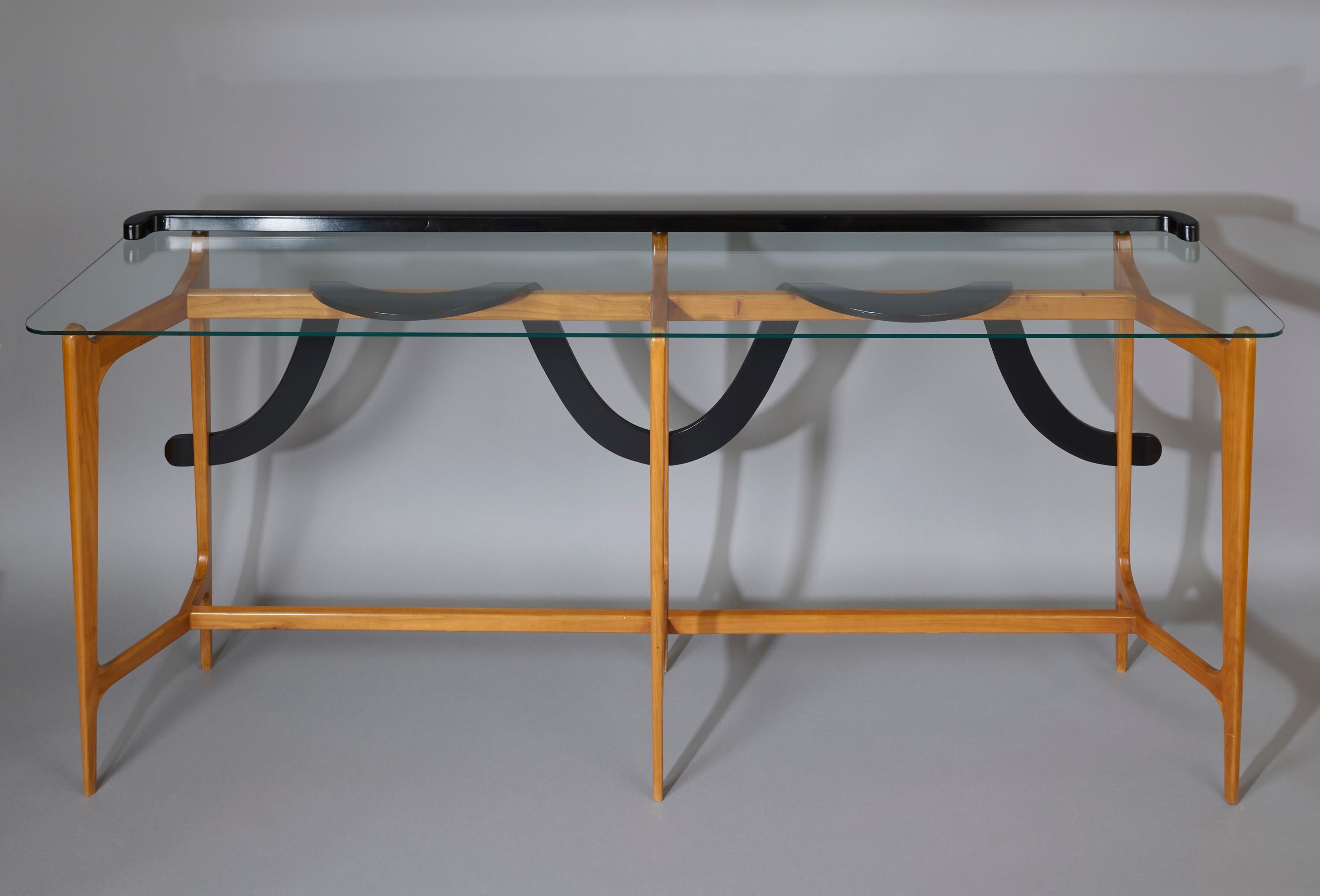 Fruitwood Ico Parisi: Exquisite Sculptural Console in Polished & Ebonized Wood, Italy 1950 For Sale