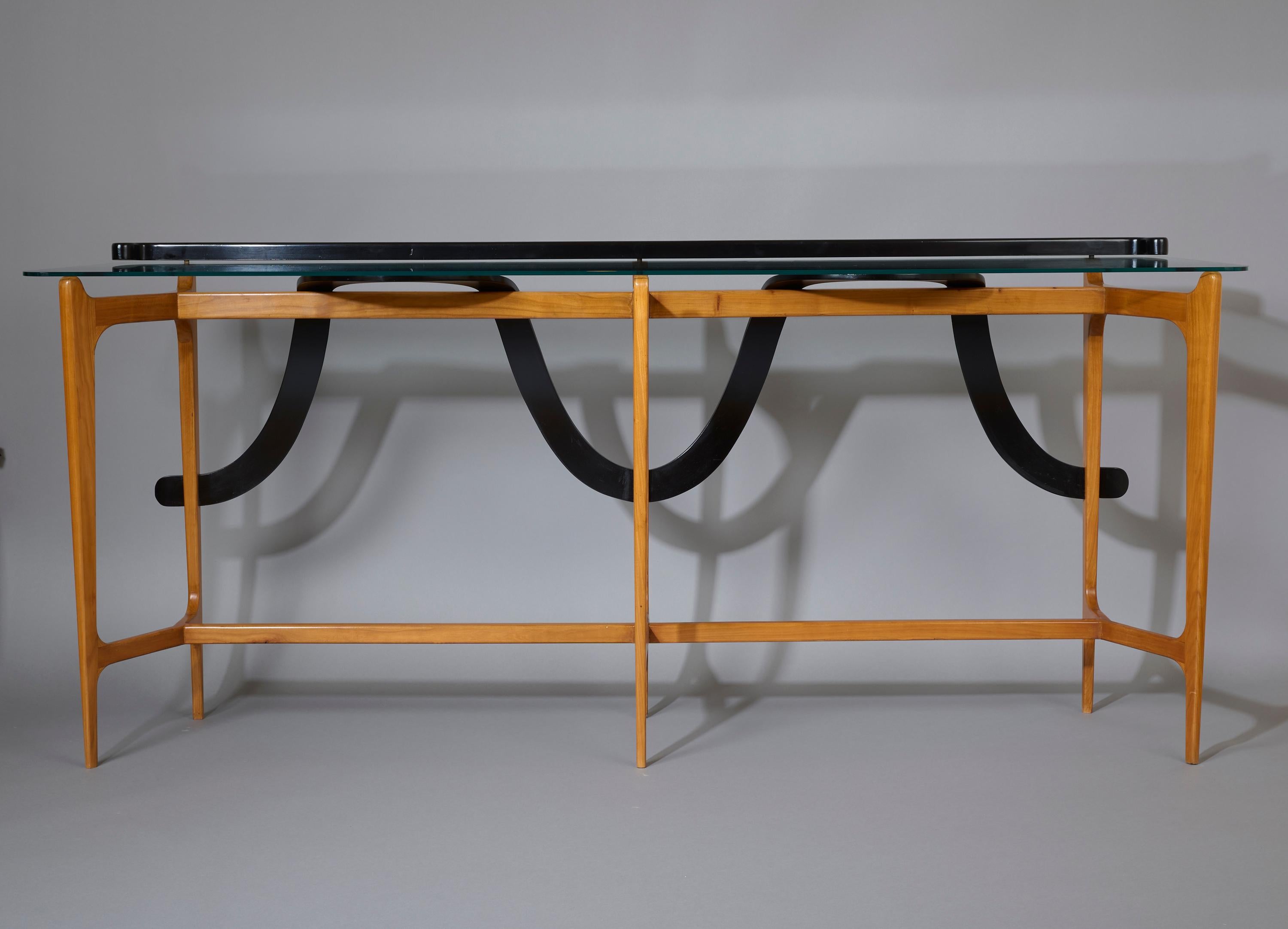 Ico Parisi: Exquisite Sculptural Console in Polished & Ebonized Wood, Italy 1950 For Sale 1