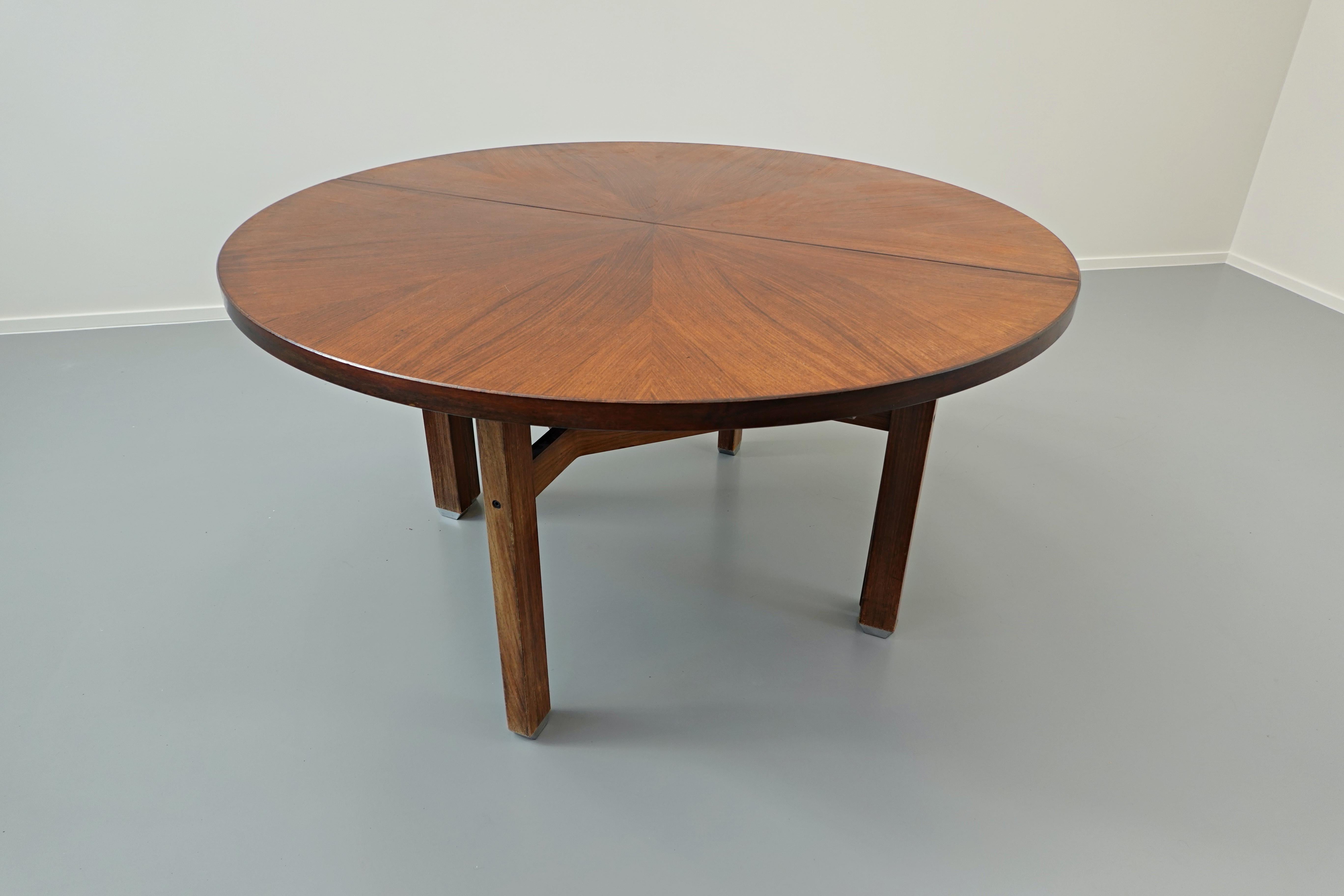 Ico Parisi extendable table for MIM Roma.