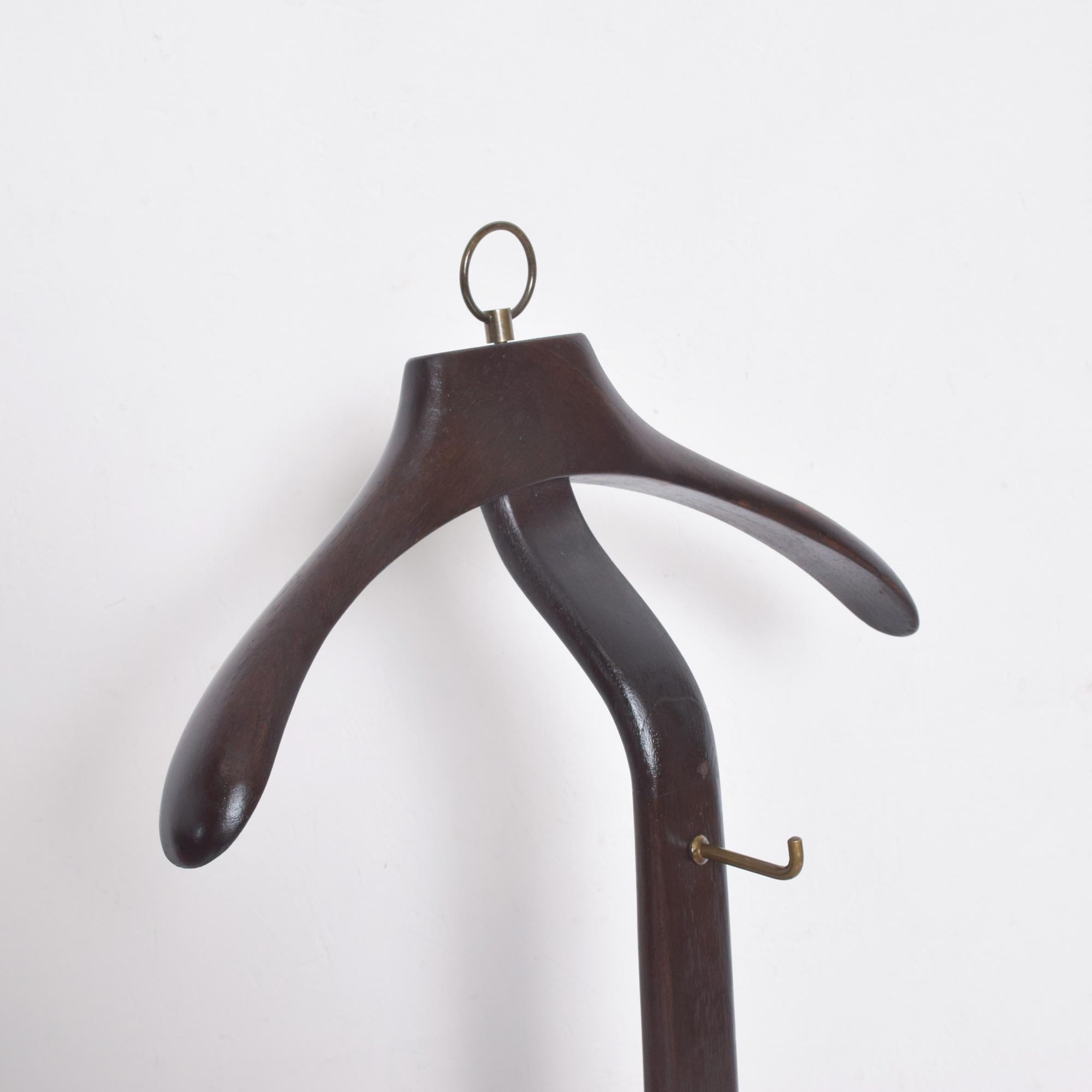 1950s Ico Parisi Fratelli Reguitti Sculpted Valet Stand Mahogany & Brass Italy 3
