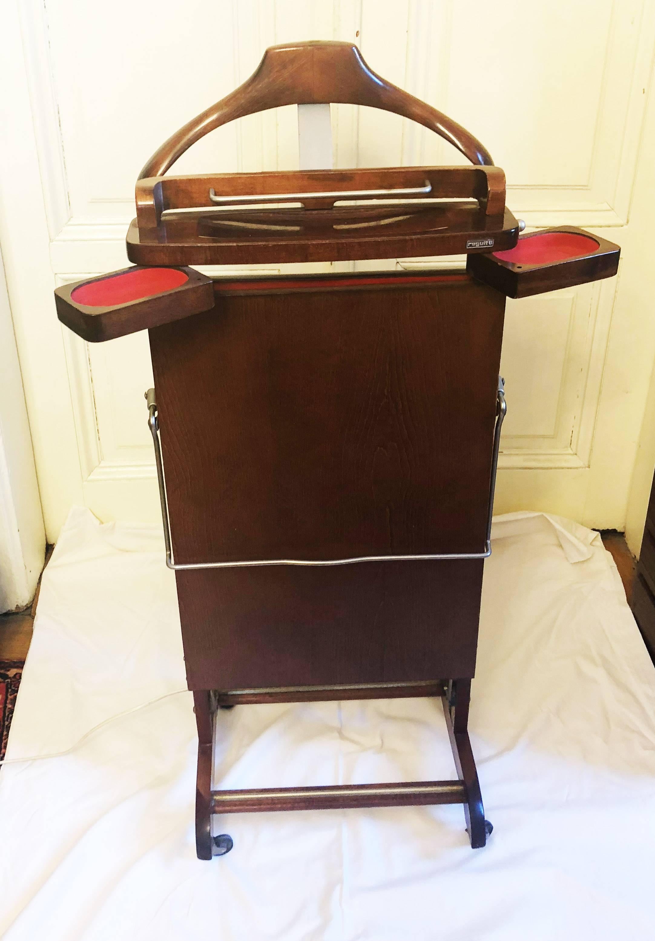 Fratelli Reguitti Valet Stand with Trouser Press In Excellent Condition In Vienna, AT