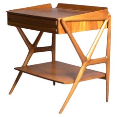 Ico Parisi for M. Singer & Sons, Sculptural Walnut Side Table with Drawer, 1950s