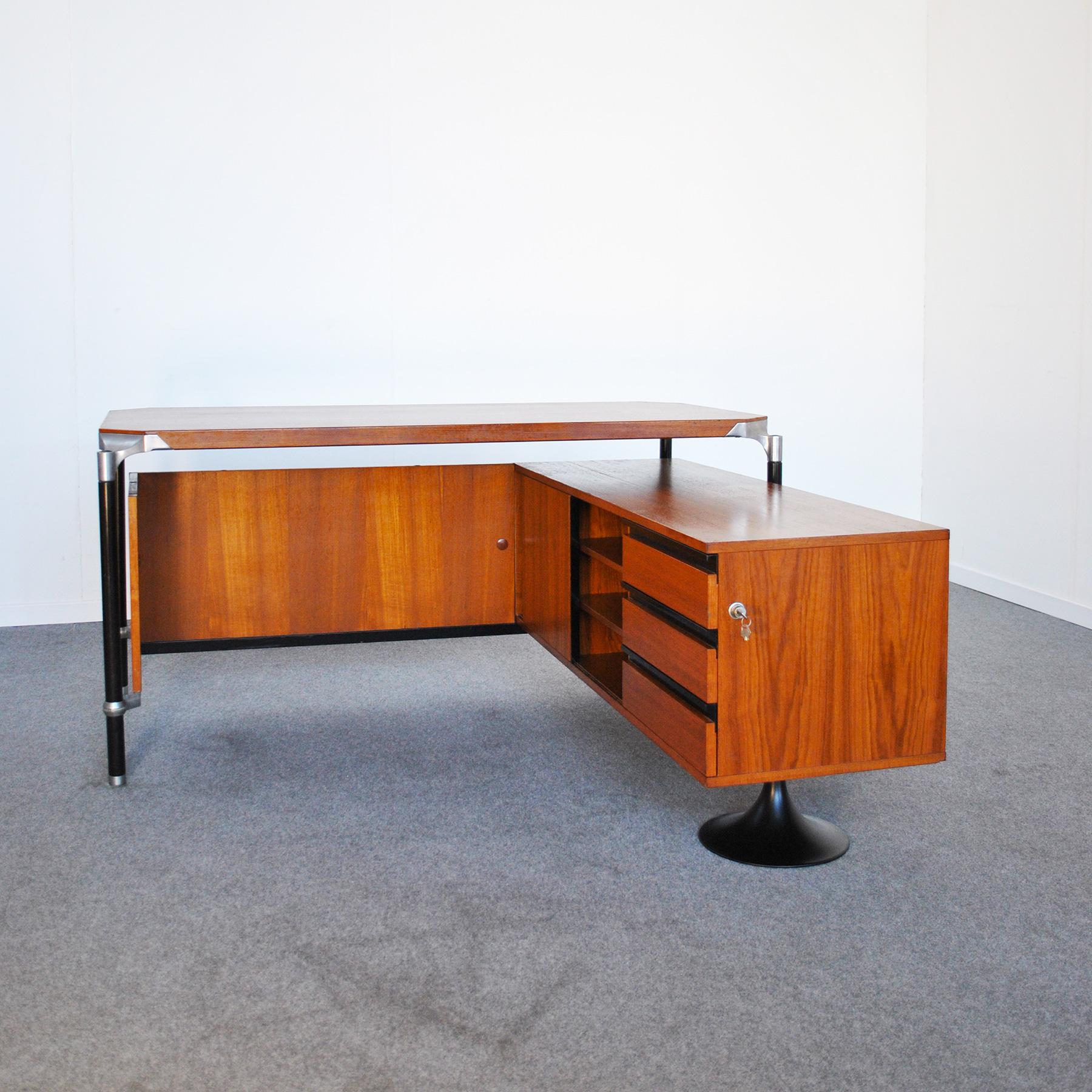Ico Parisi für MIM Italienischer Schreibtisch aus der Mitte des Jahrhunderts 1960er Jahre (Moderne der Mitte des Jahrhunderts) im Angebot