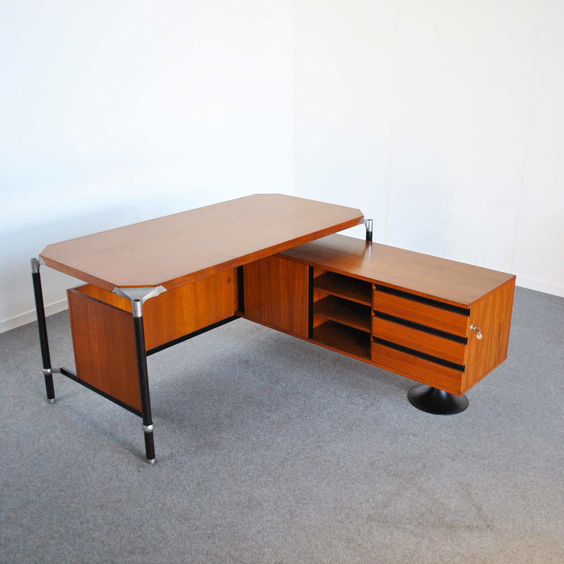 Ico Parisi für MIM Italienischer Schreibtisch aus der Mitte des Jahrhunderts 1960er Jahre (Mitte des 20. Jahrhunderts) im Angebot