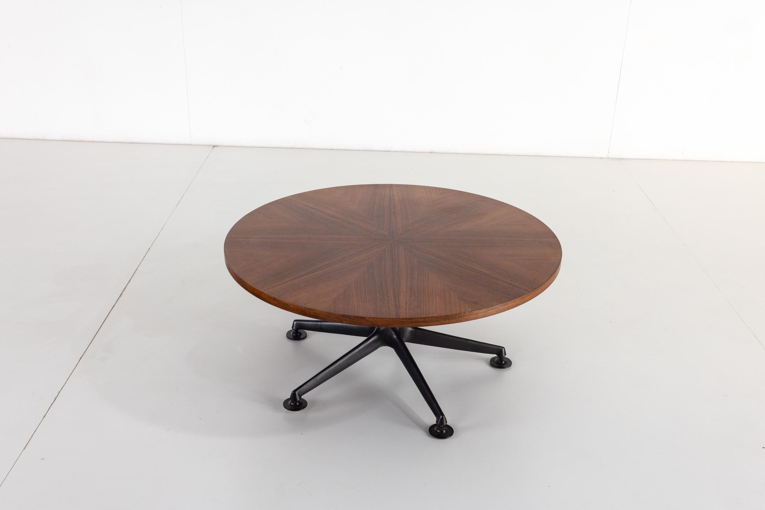 Ico Parisi für MIM, niedriger Tisch, italienisches Mid-Century-Design, 1960 im Angebot 1