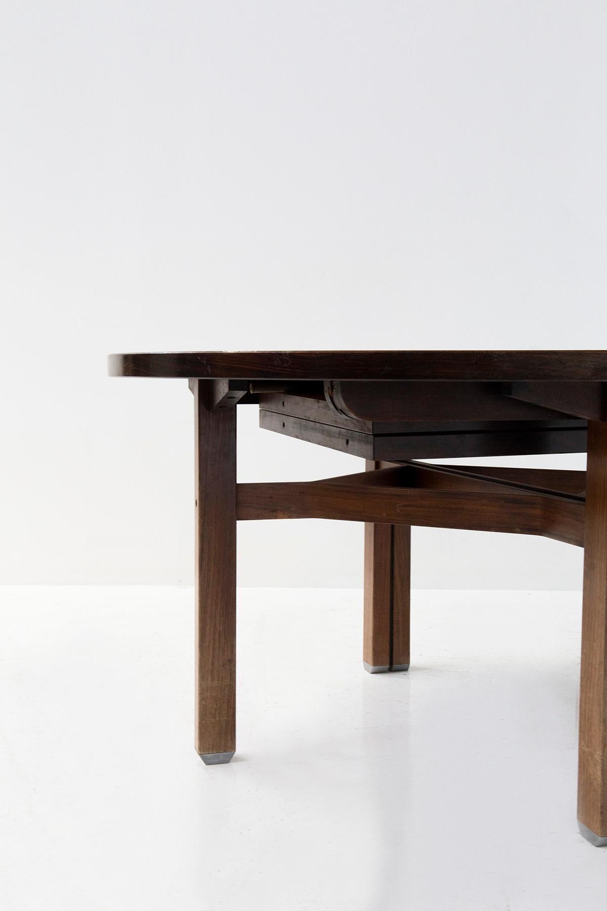 Mid-Century Modern Ico Parisi pour MIM Table de salle à manger ronde Olbia, publiée en vente