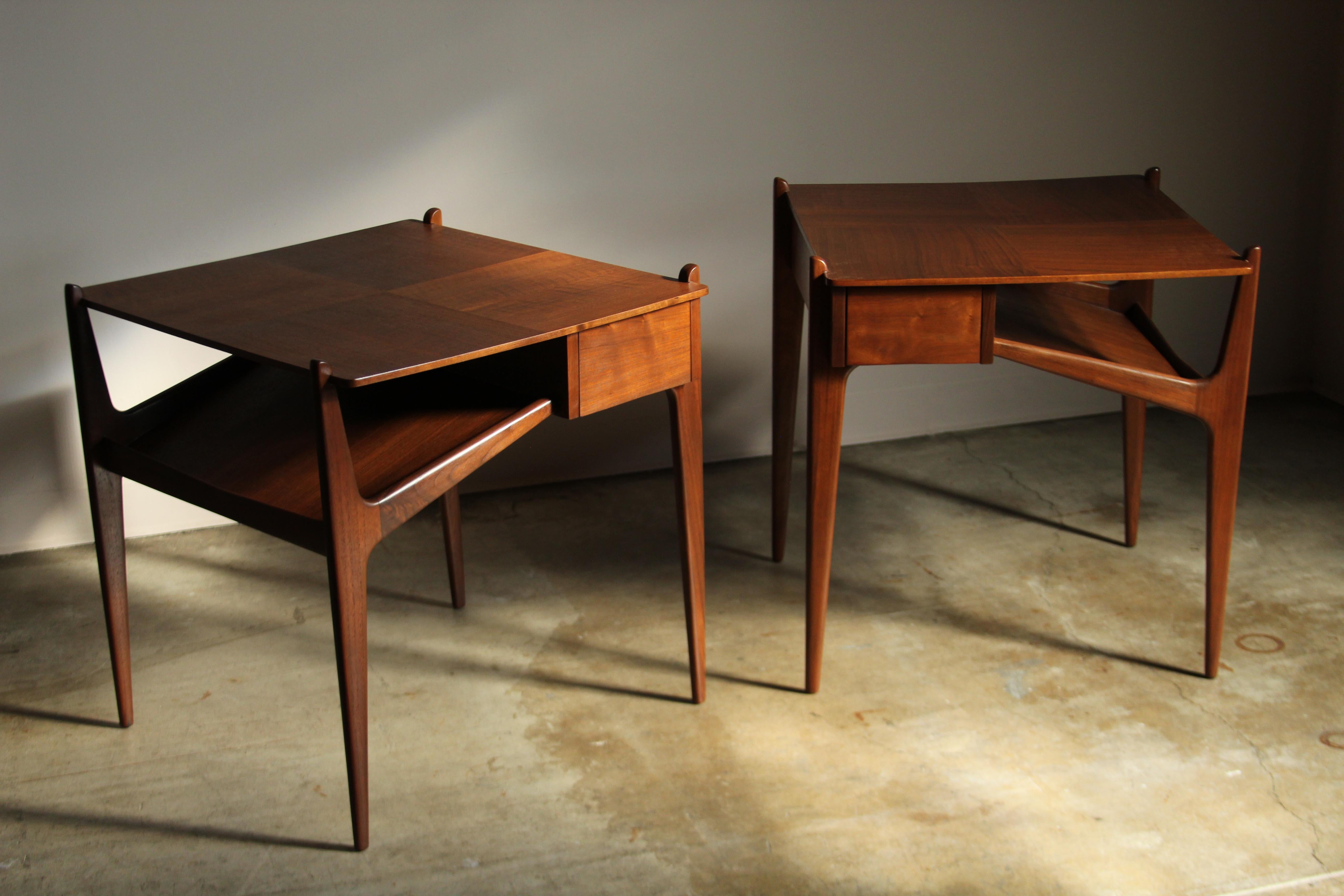 Mid-Century moderno Tavolini di Ico Parisi per Singer & Sons, anni '50 in vendita