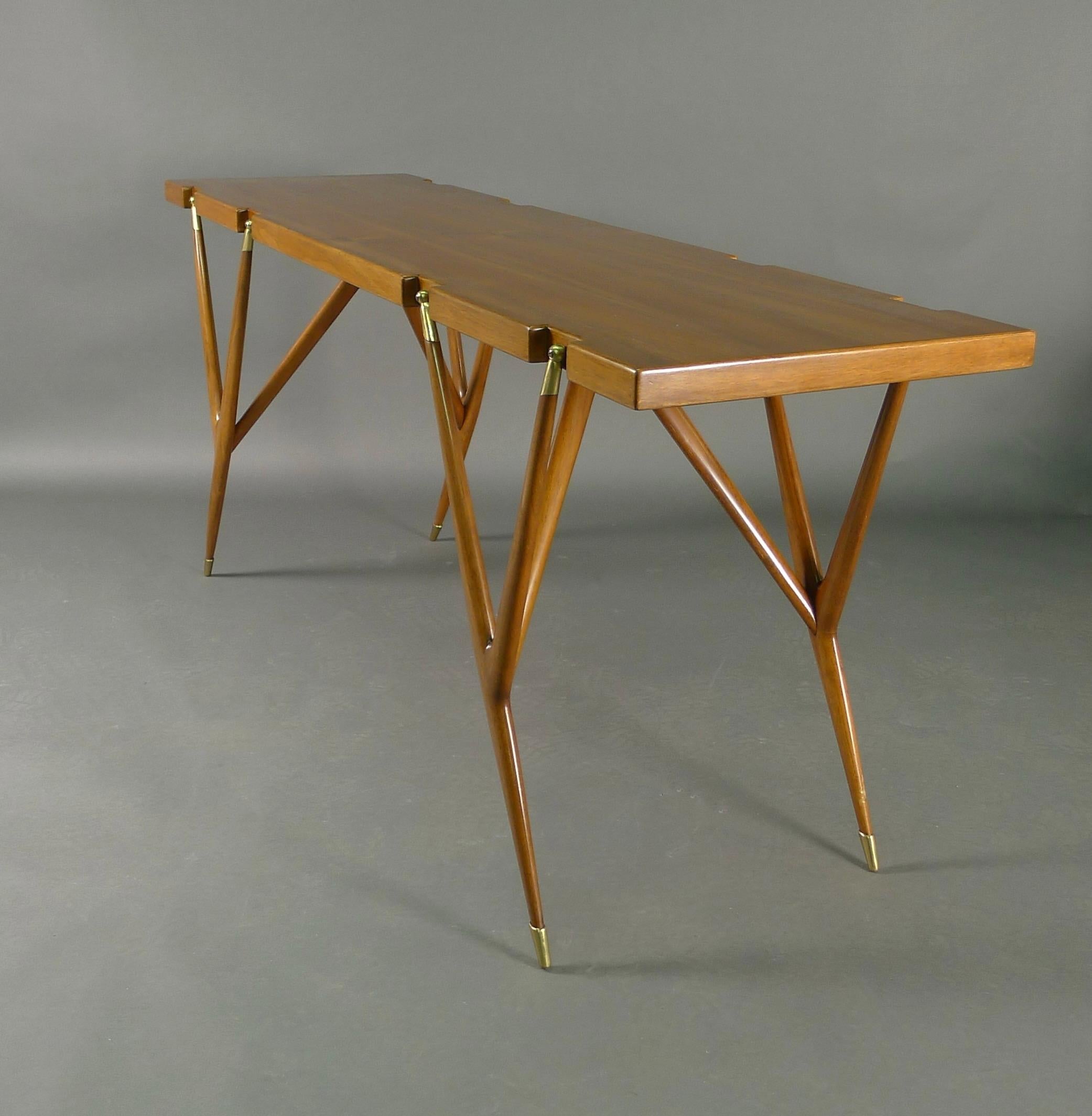 Ico Parisi for Singer & Sons, Walnut and Brass Console Table, 1950s In Good Condition In Wargrave, Berkshire