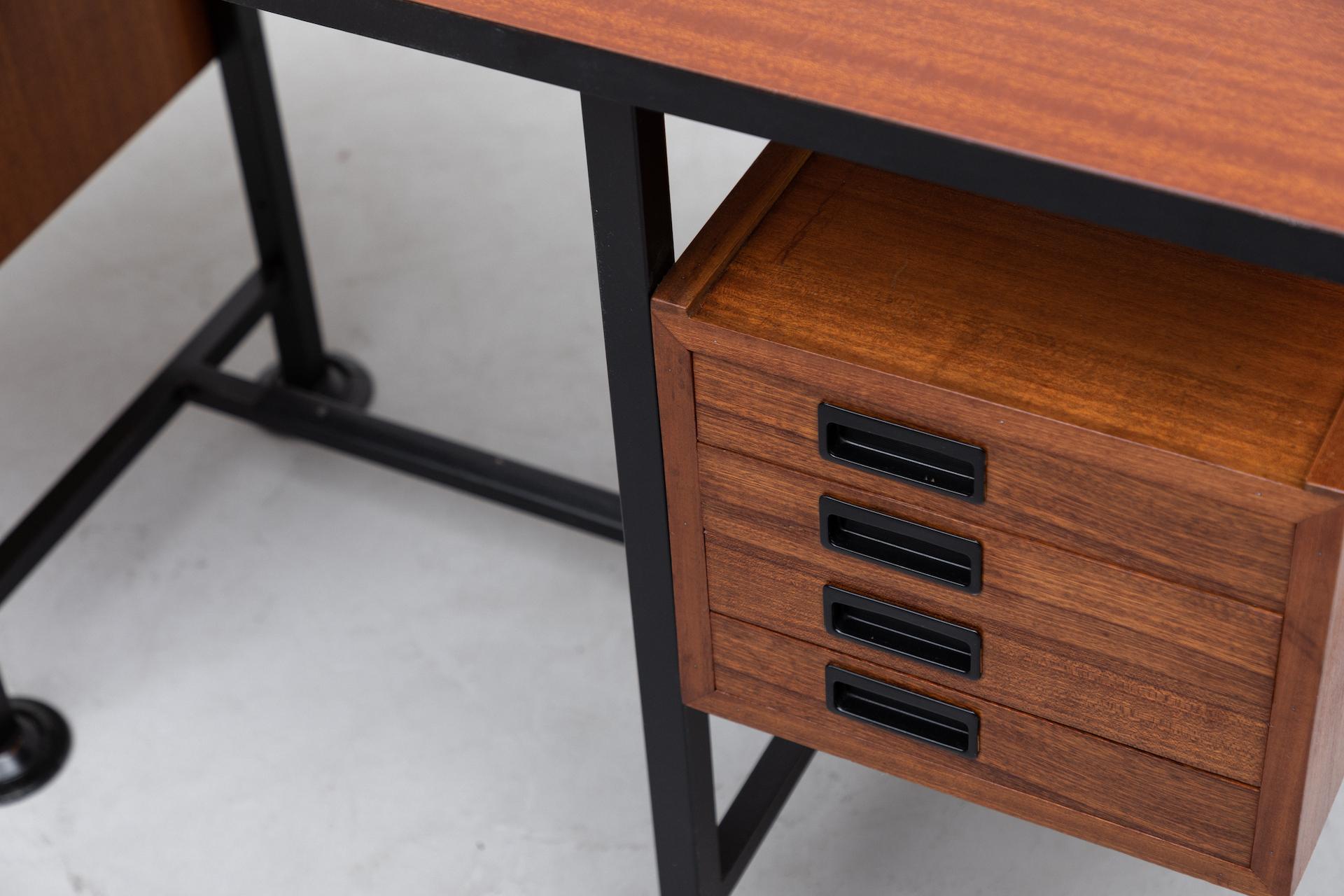 Mid-20th Century Ico Parisi Inspired Modernest Desk or Vanity