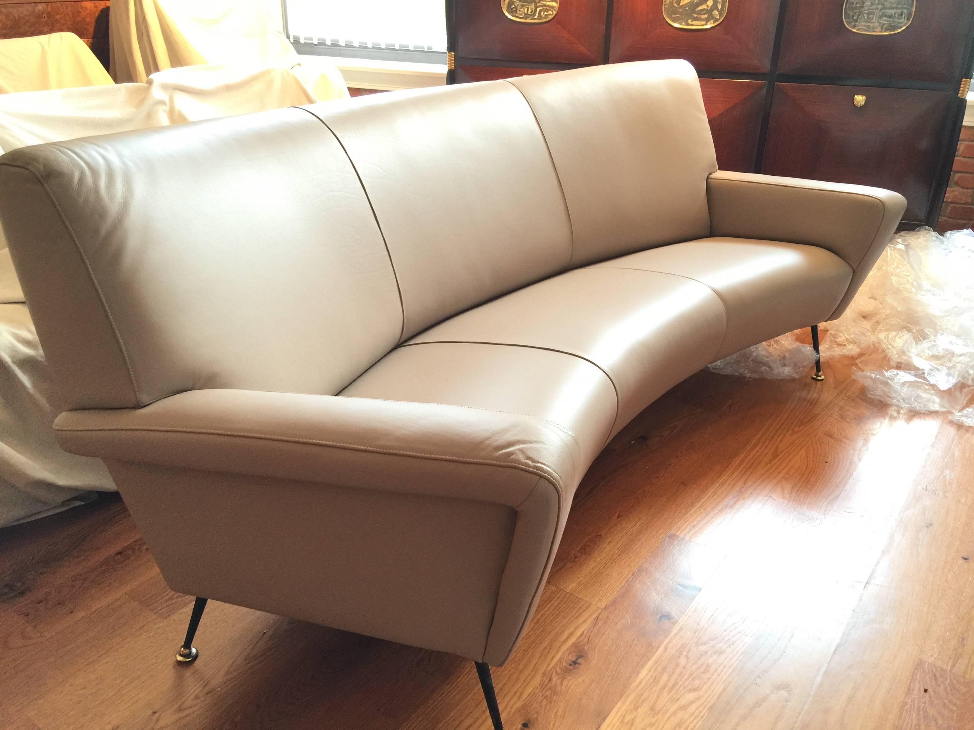 Ico Parisi Italian Leather Curved Sofa, Italy, circa 1960s, RESTORED FULLY 1