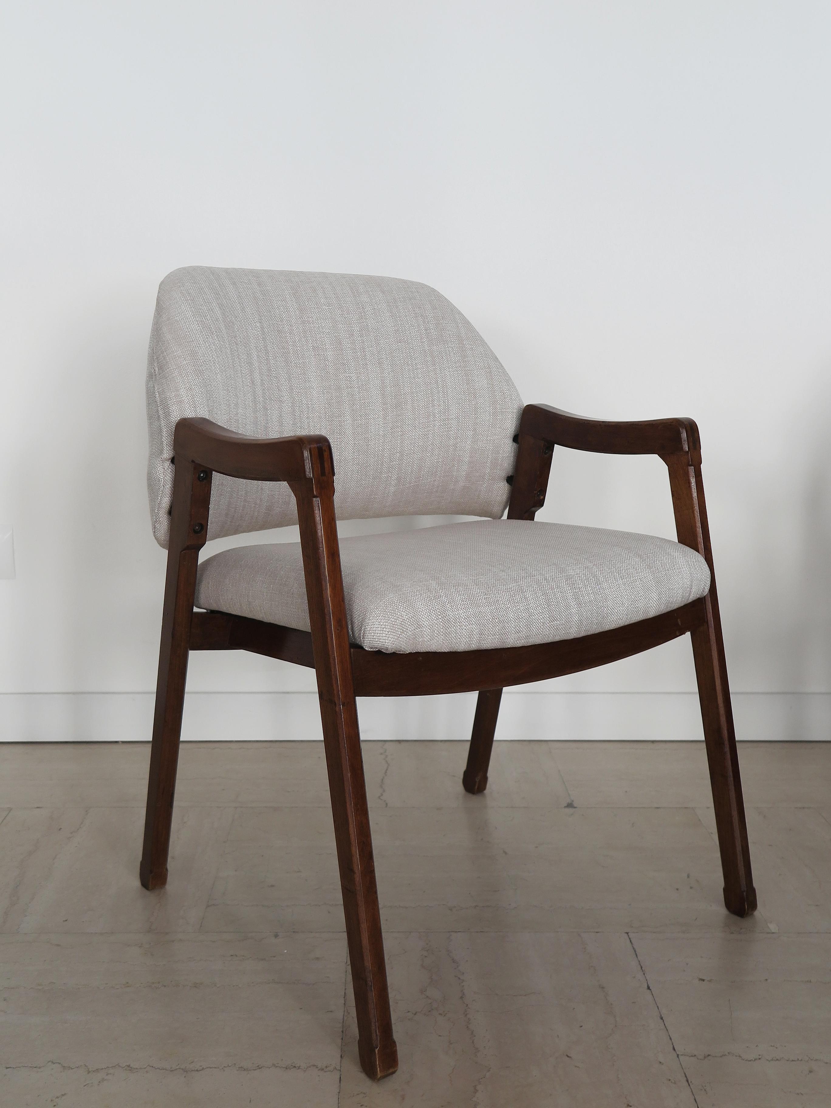 Italienischer Ico Parisi-Sessel aus Stoffholz aus der Mitte des Jahrhunderts, Modell 814 für Cassina, 1960er Jahre (Mitte des 20. Jahrhunderts) im Angebot
