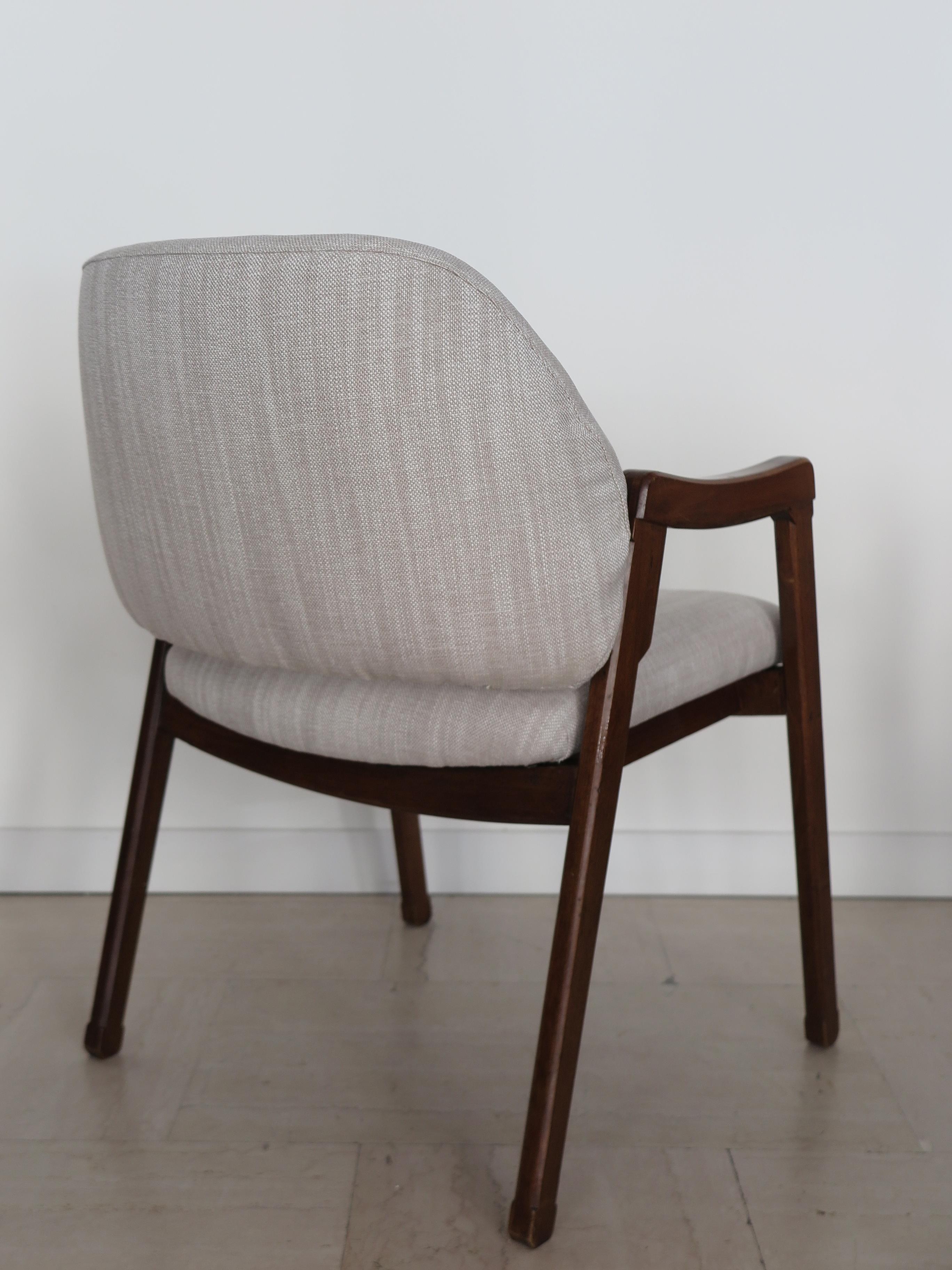 Ico Parisi Italian Midcentury Fabric Wood Armchair Model 814 for Cassina, 1960s For Sale 1