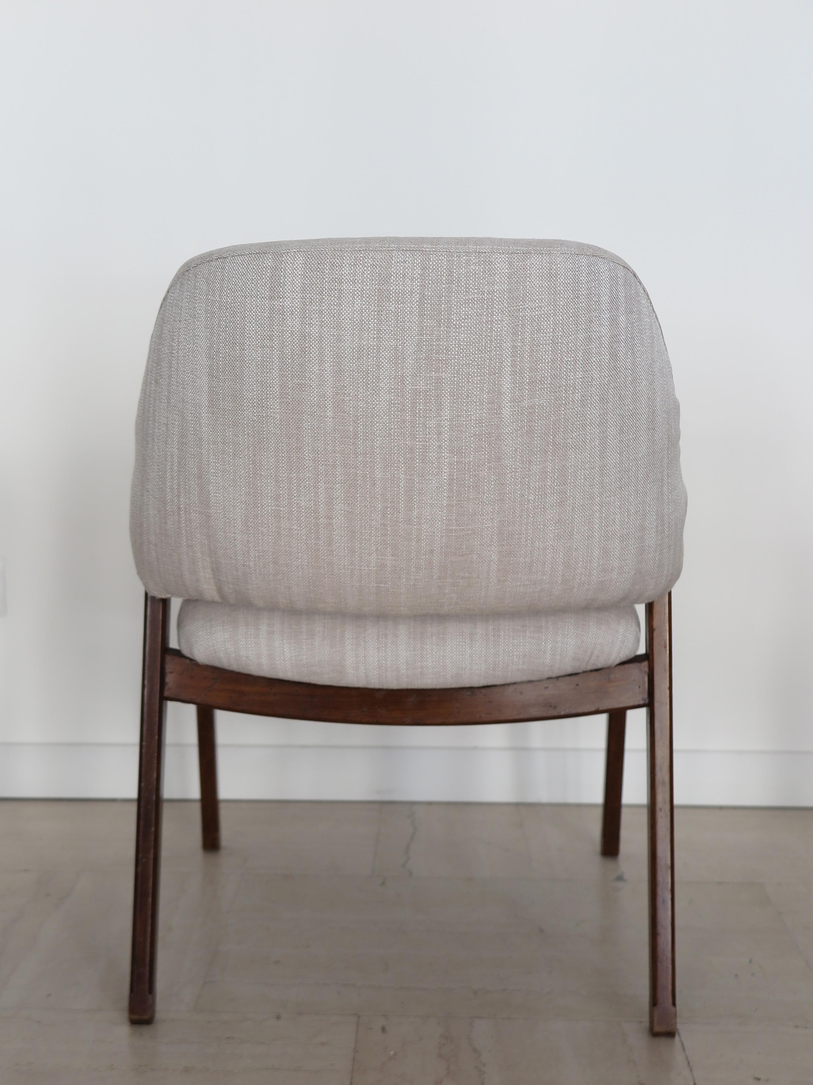Ico Parisi Italian Midcentury Fabric Wood Armchair Model 814 for Cassina, 1960s For Sale 2