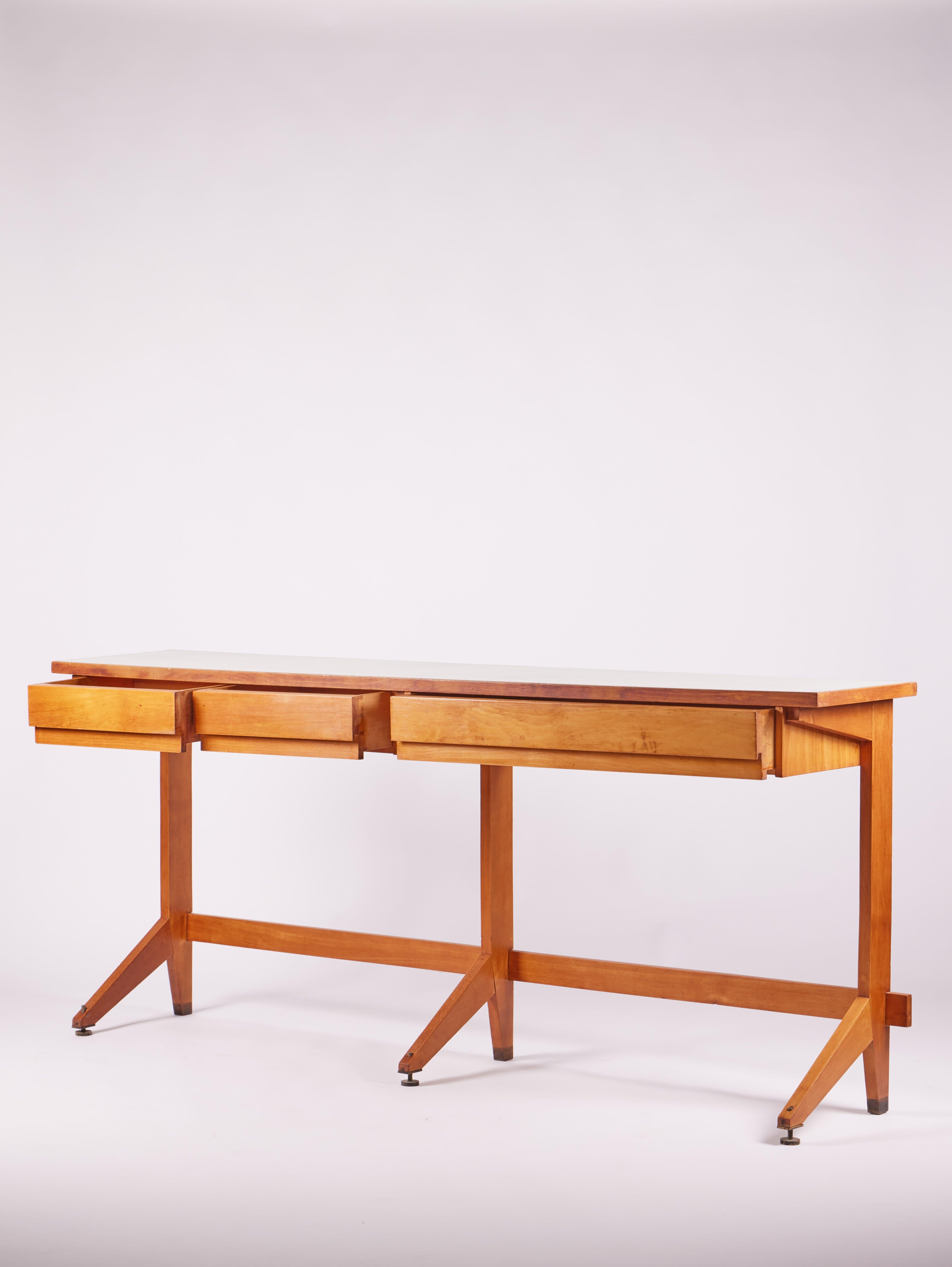 Wood Ico Parisi, Italian Midcentury Long Sideboard in Walnut, circa 1950 For Sale