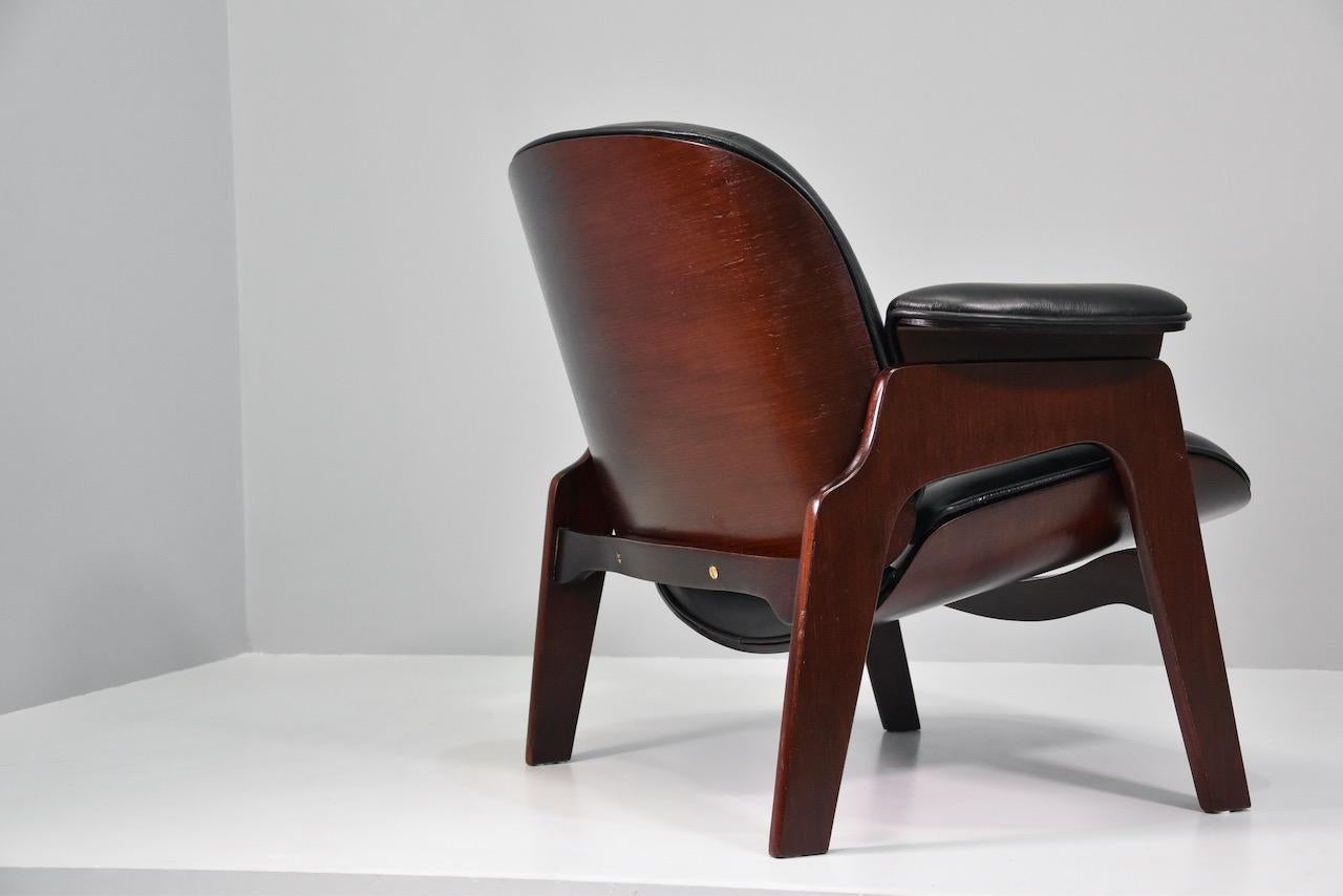 20th Century Ico Parisi Italian Wood and Leather Armchairs for MIM Roma, 1960s For Sale