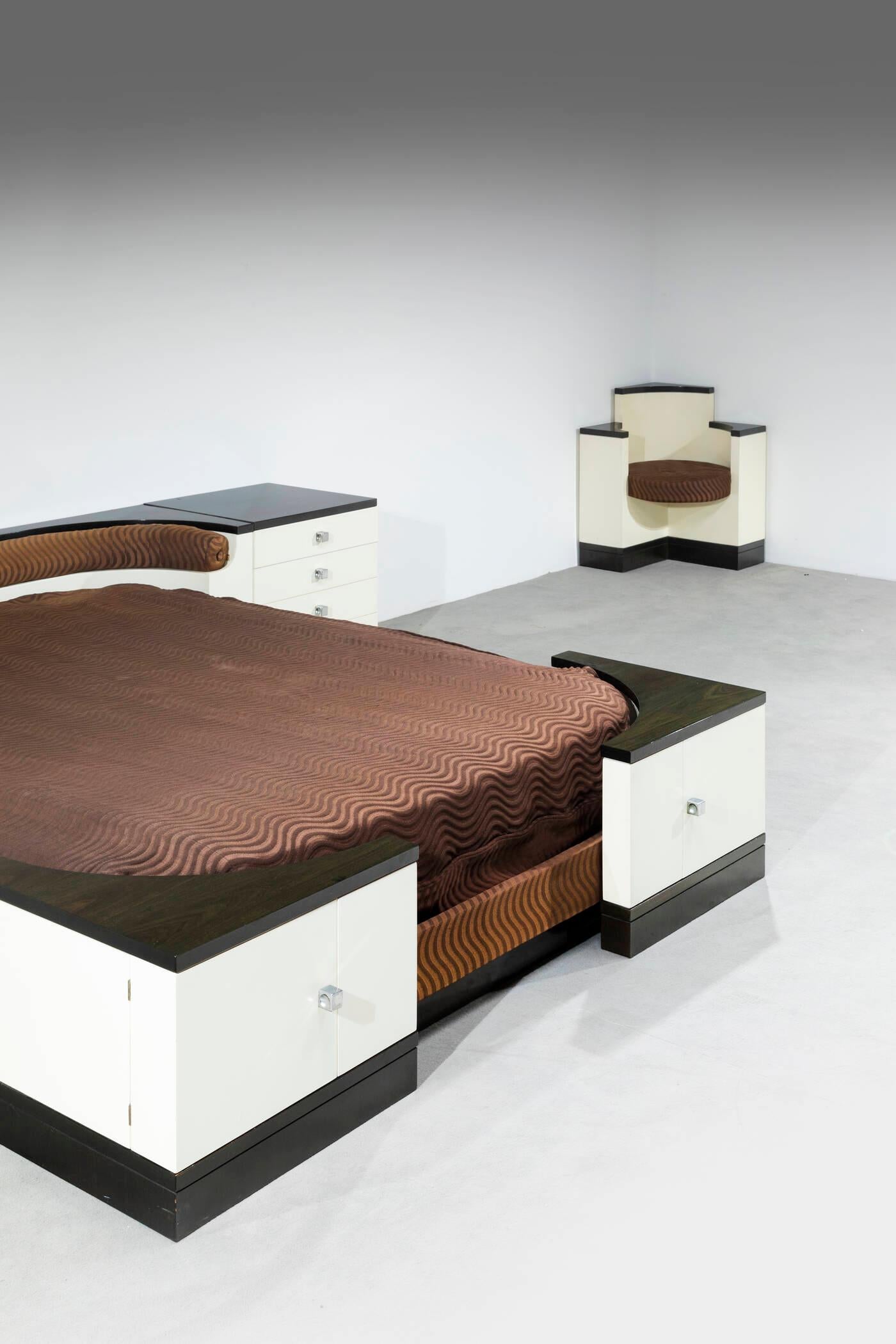 Italian Ico Parisi, Bed and bedside tables from the 540 series, Prod. Fratelli Longhi, 1960s For Sale