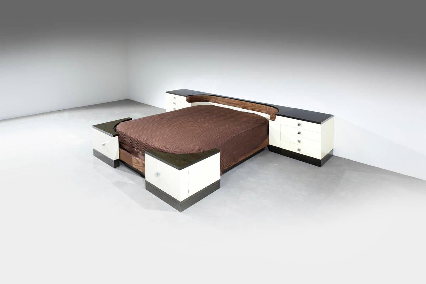 Mid-20th Century Ico Parisi, Bed and bedside tables from the 540 series, Prod. Fratelli Longhi, 1960s For Sale