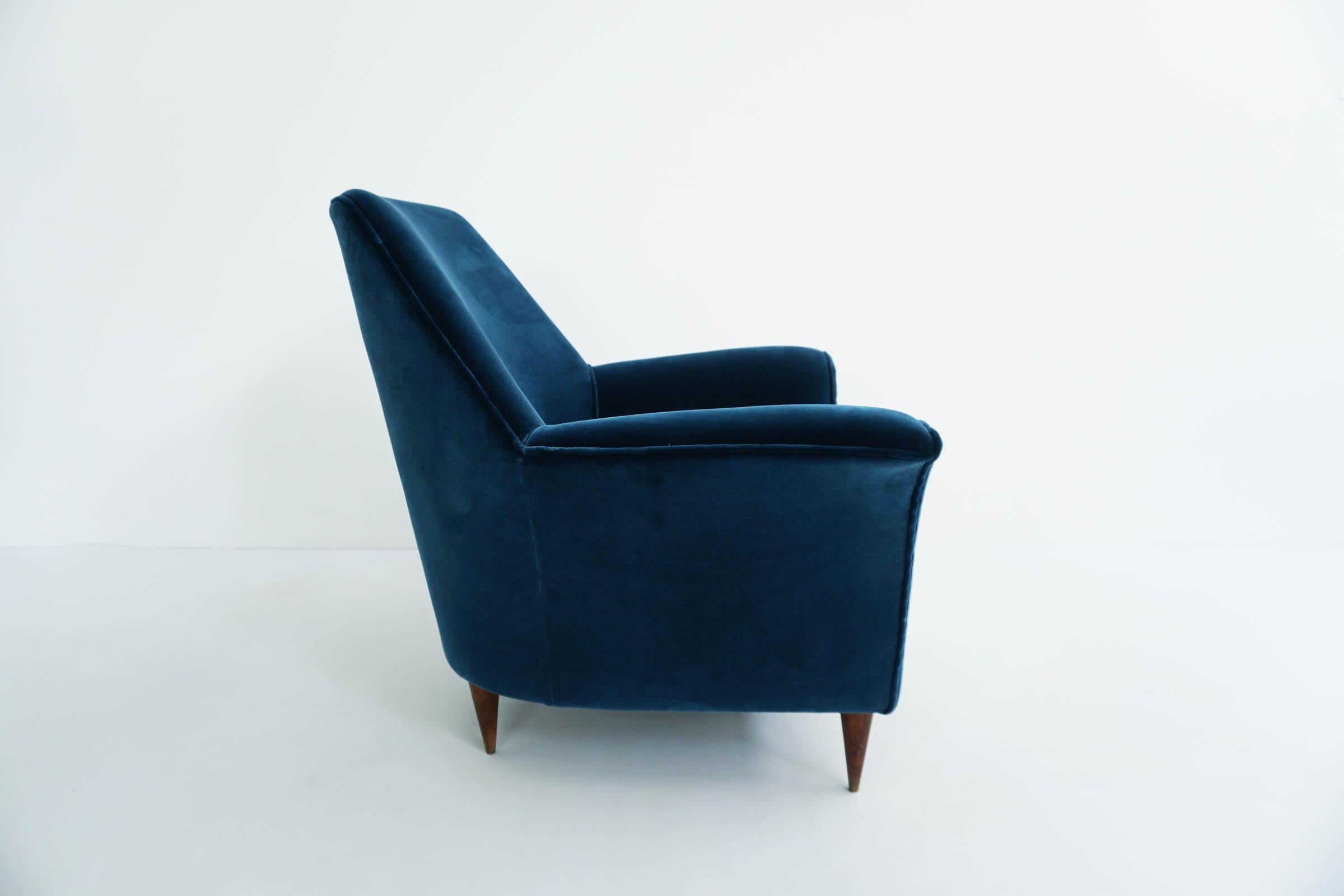 Ico Parisi Lounge Chairs in Blue Lagoon Velvet In Excellent Condition In Morbio Inferiore, CH