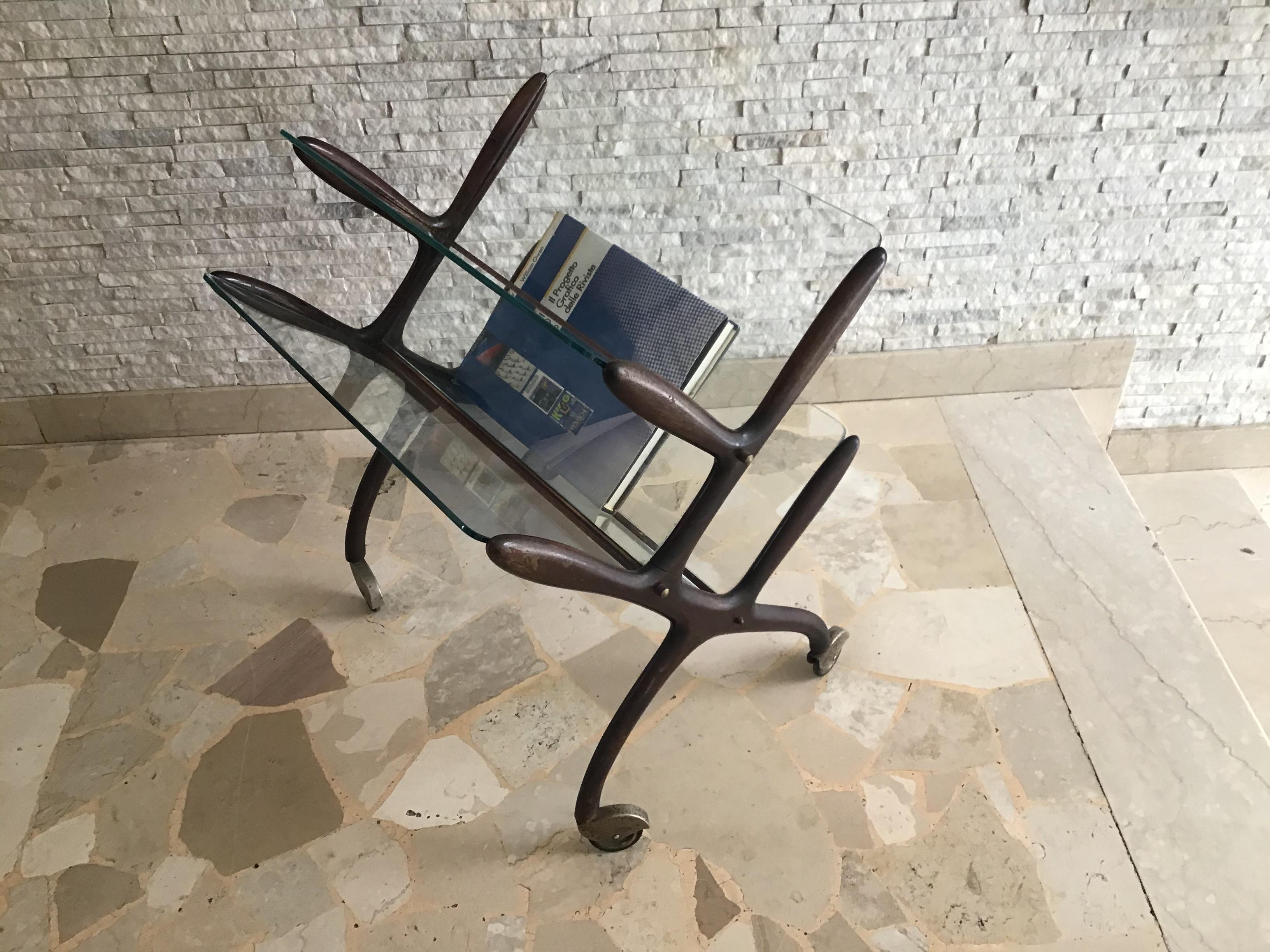 Ico Parisi Magazine Rack Wood Glass Brass 1950 Italy In Good Condition For Sale In Milano, IT