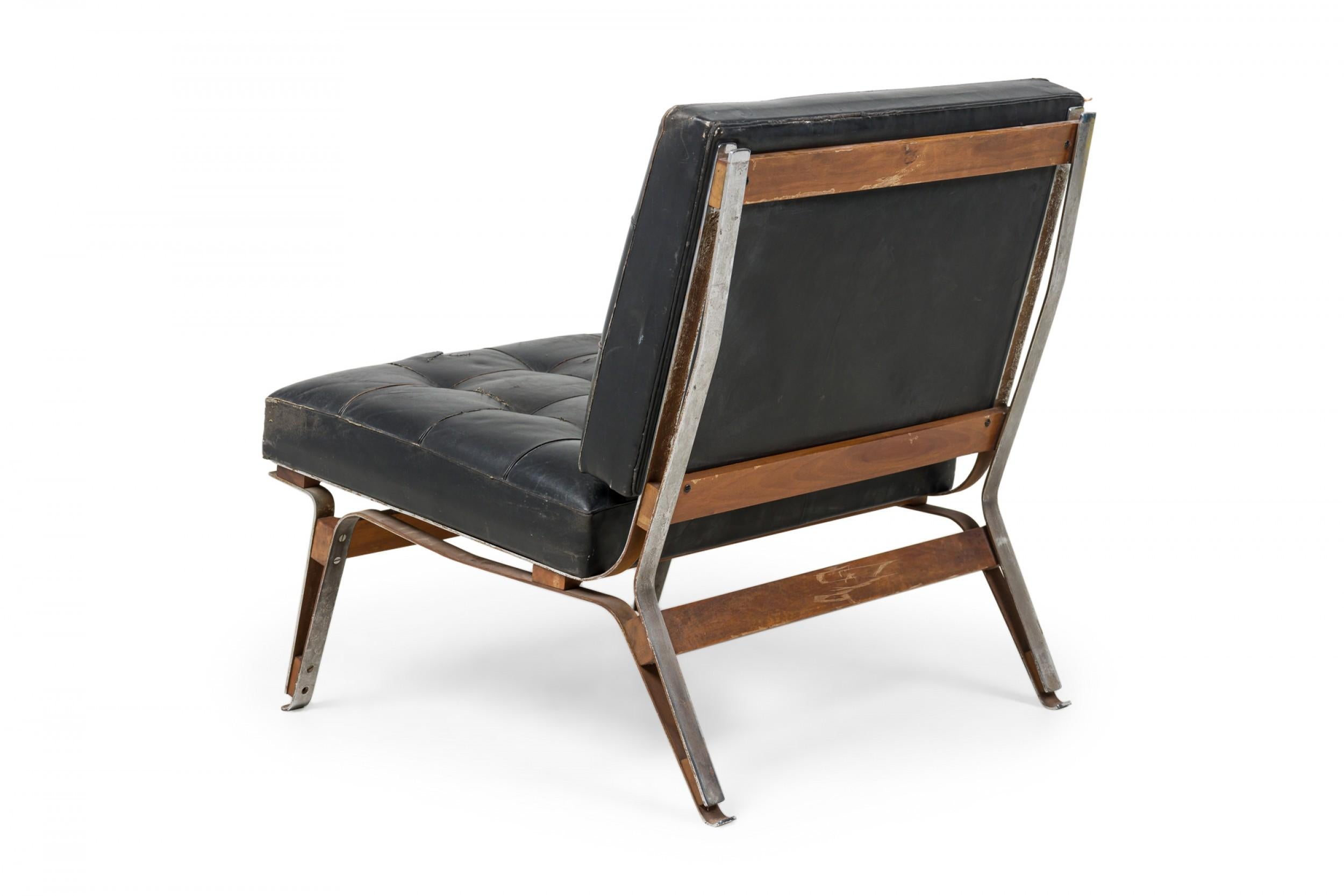 Ico Parisi Midcentury Italian Metal & Black Leather Upholstered Slipper Chair In Good Condition For Sale In Queens, NY