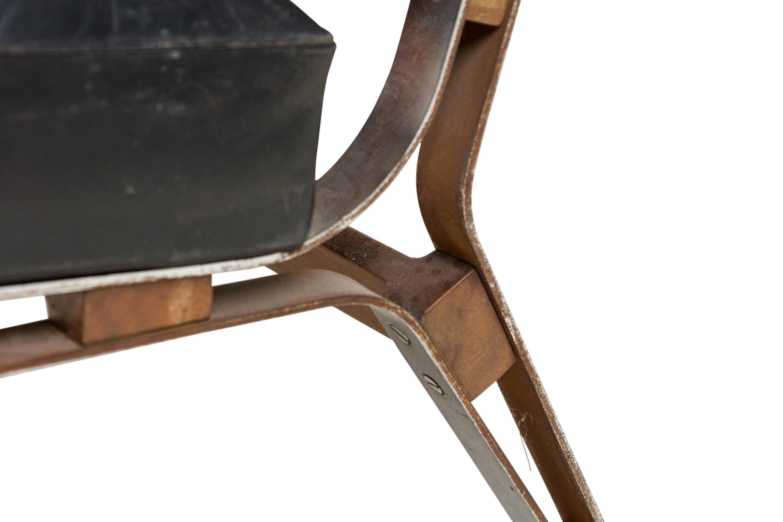 Ico Parisi Midcentury Italian Metal & Black Leather Upholstered Slipper Chair For Sale 1