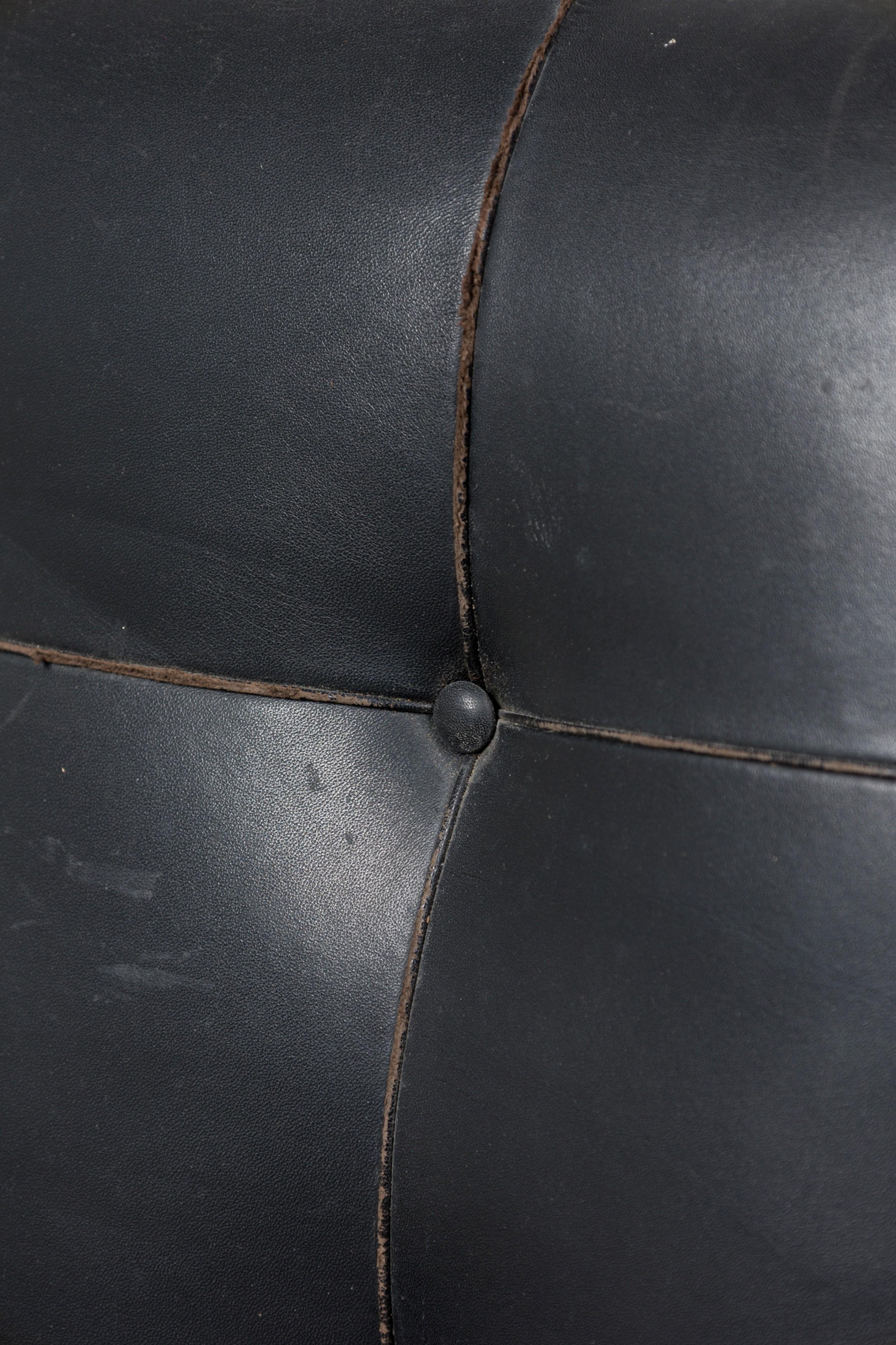 Ico Parisi Midcentury Italian Metal & Black Leather Upholstered Slipper Chair For Sale 2