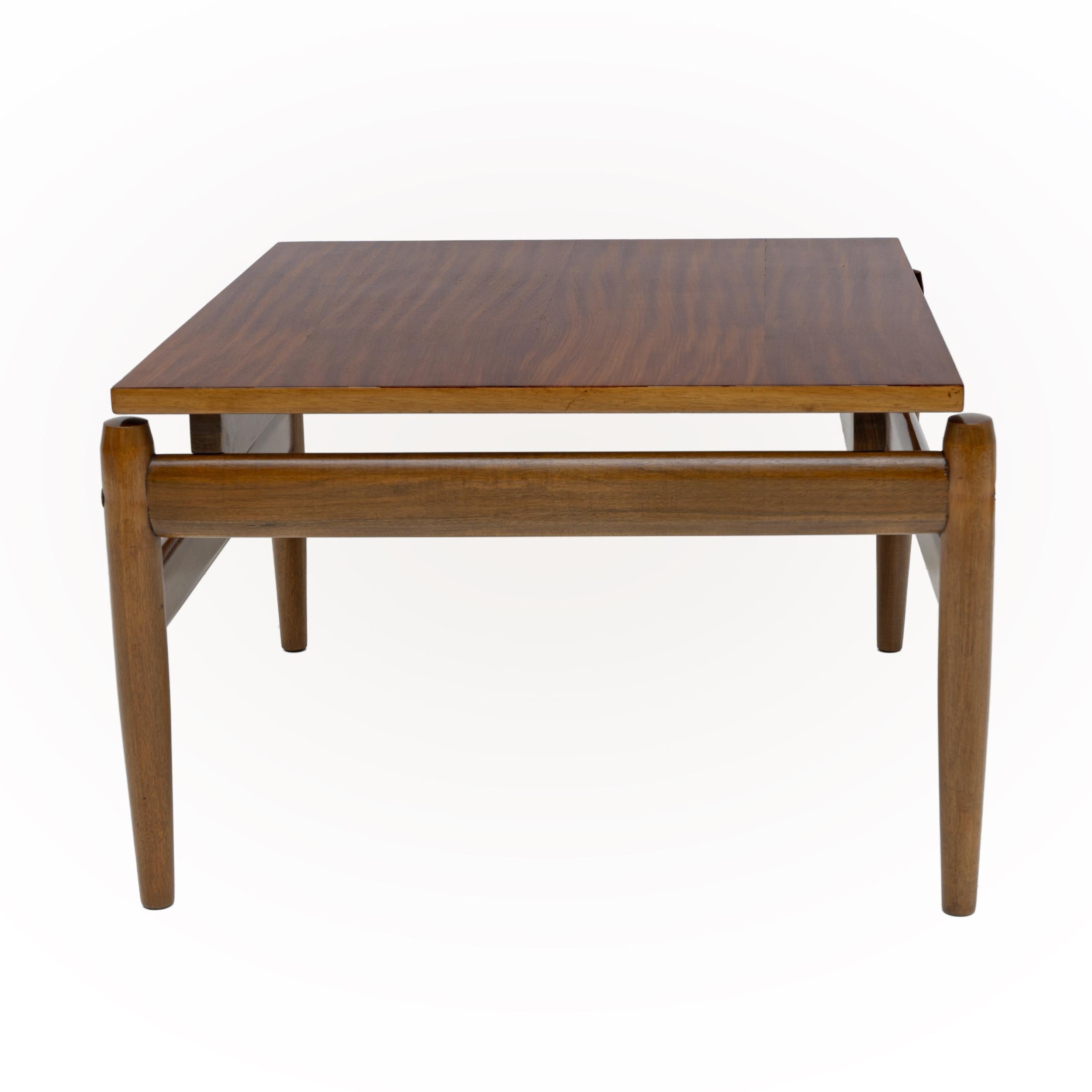 Ico Parisi Moderner italienischer Couchtisch aus der Jahrhundertmitte, 1960er Jahre (Mitte des 20. Jahrhunderts) im Angebot