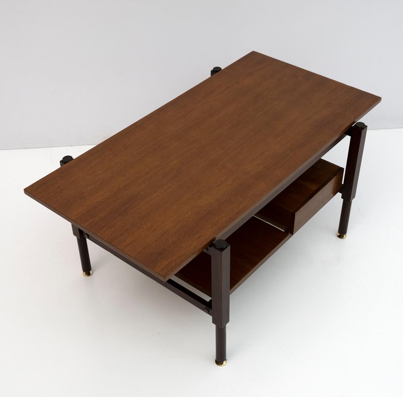 Ico Parisi Mid-Century Modern Italian Mahogany Coffee Table, 1950s For Sale 4