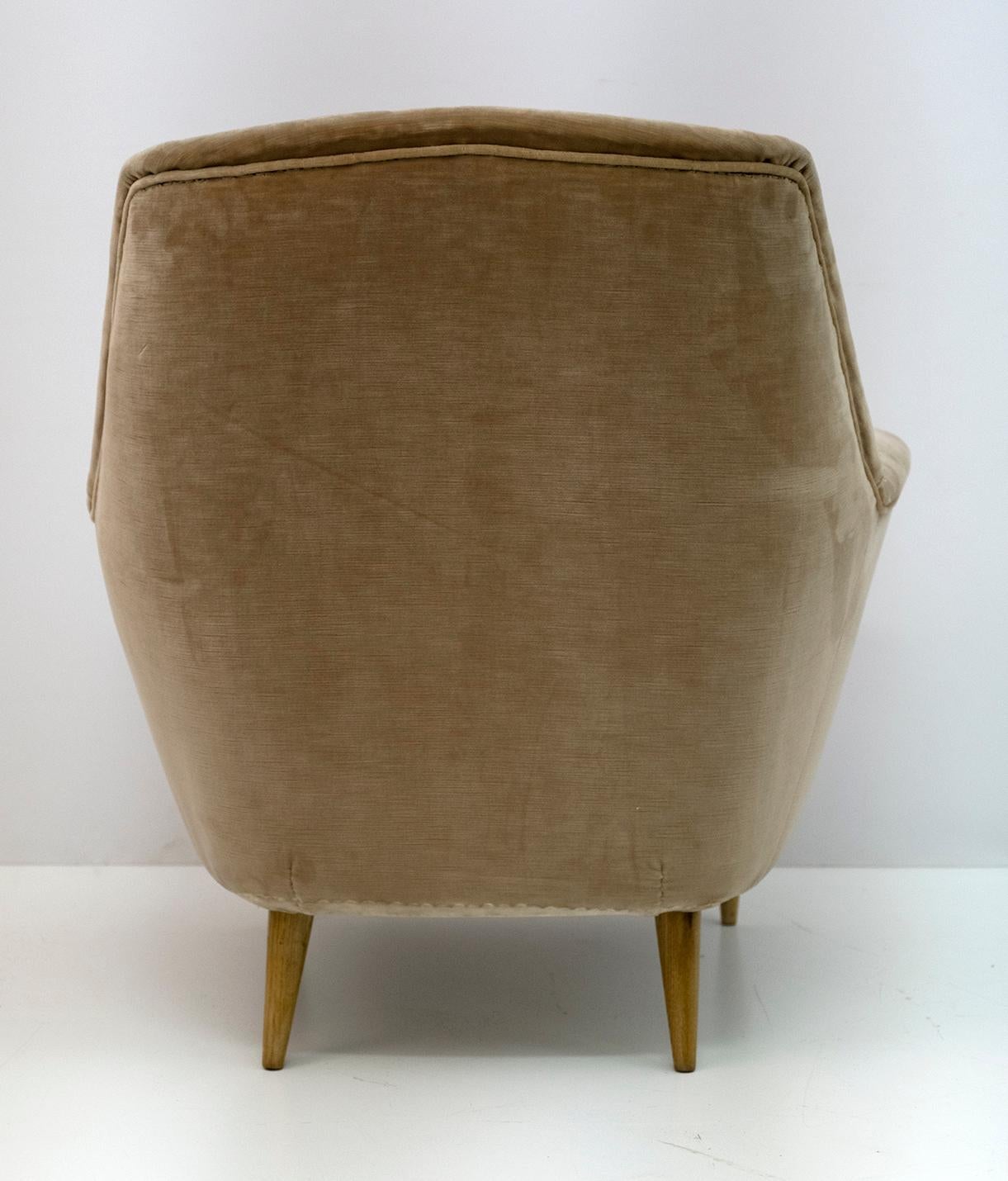 Ico Parisi Mid-Century Modern Two Armchairs and Curved Sofa for Ariberto Colombo 13