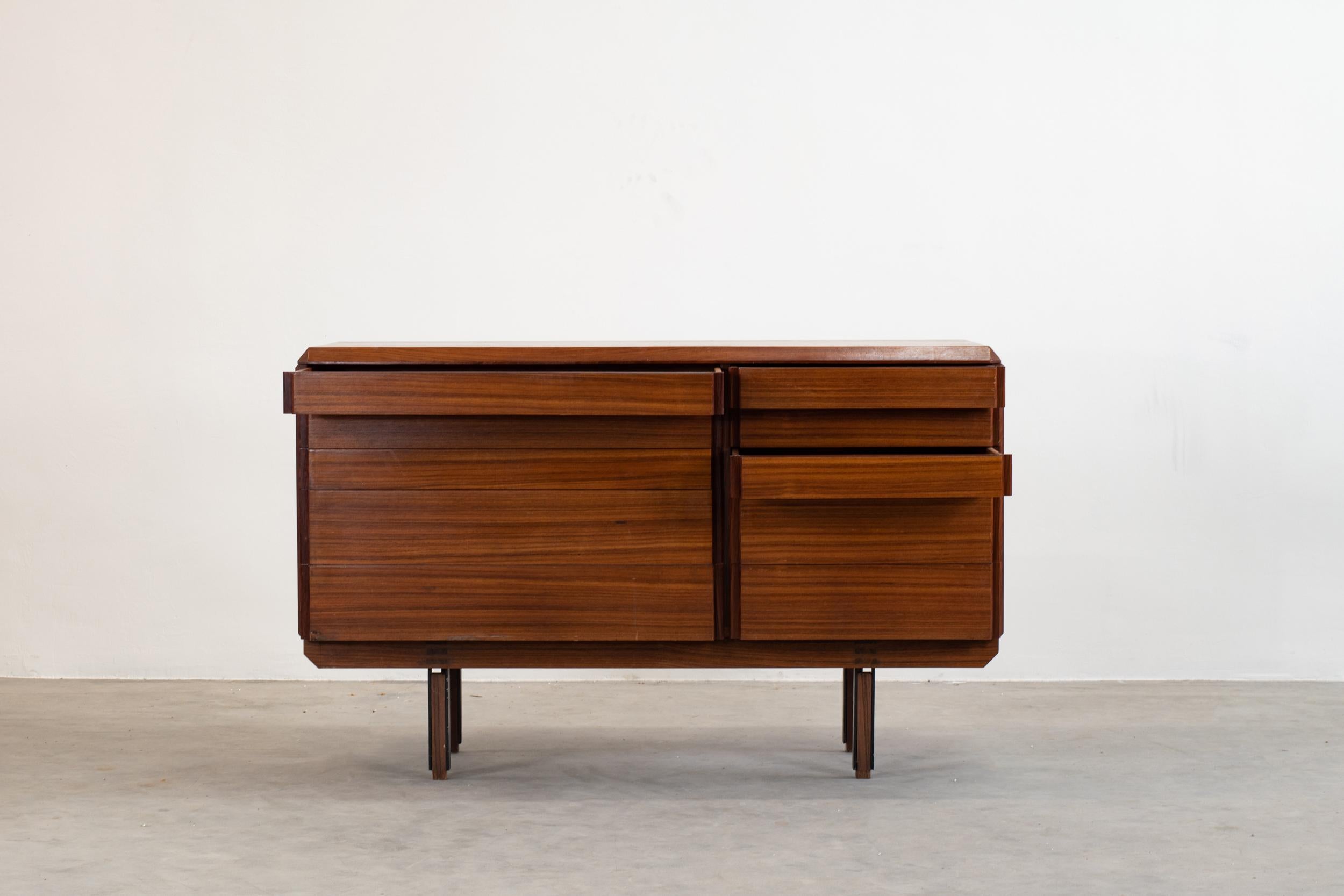 Mid-century cabinet in wood designed by Ico Parisi, Italian Manufacture, 1950s.