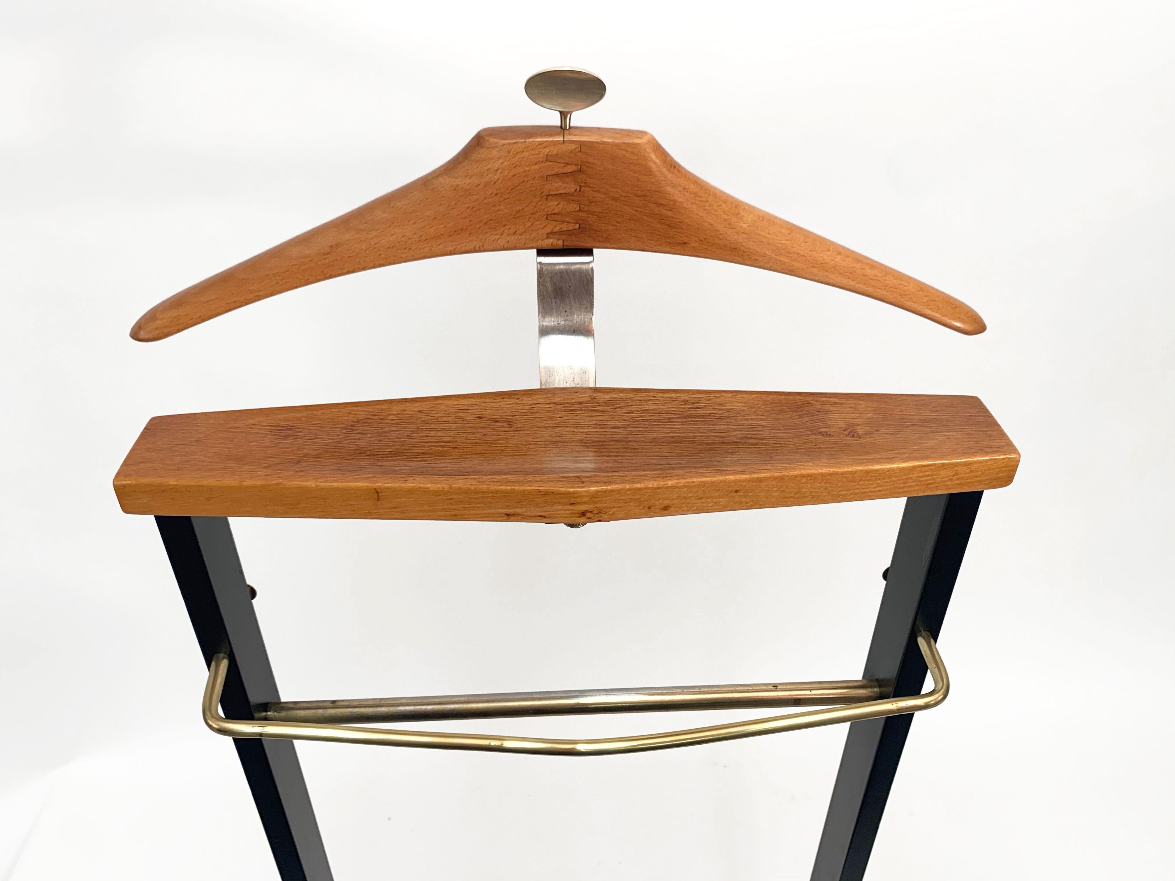 Ico Parisi Midcentury Beechwood and Brass Suit Rack for Fratelli Reguitti 1960s 6