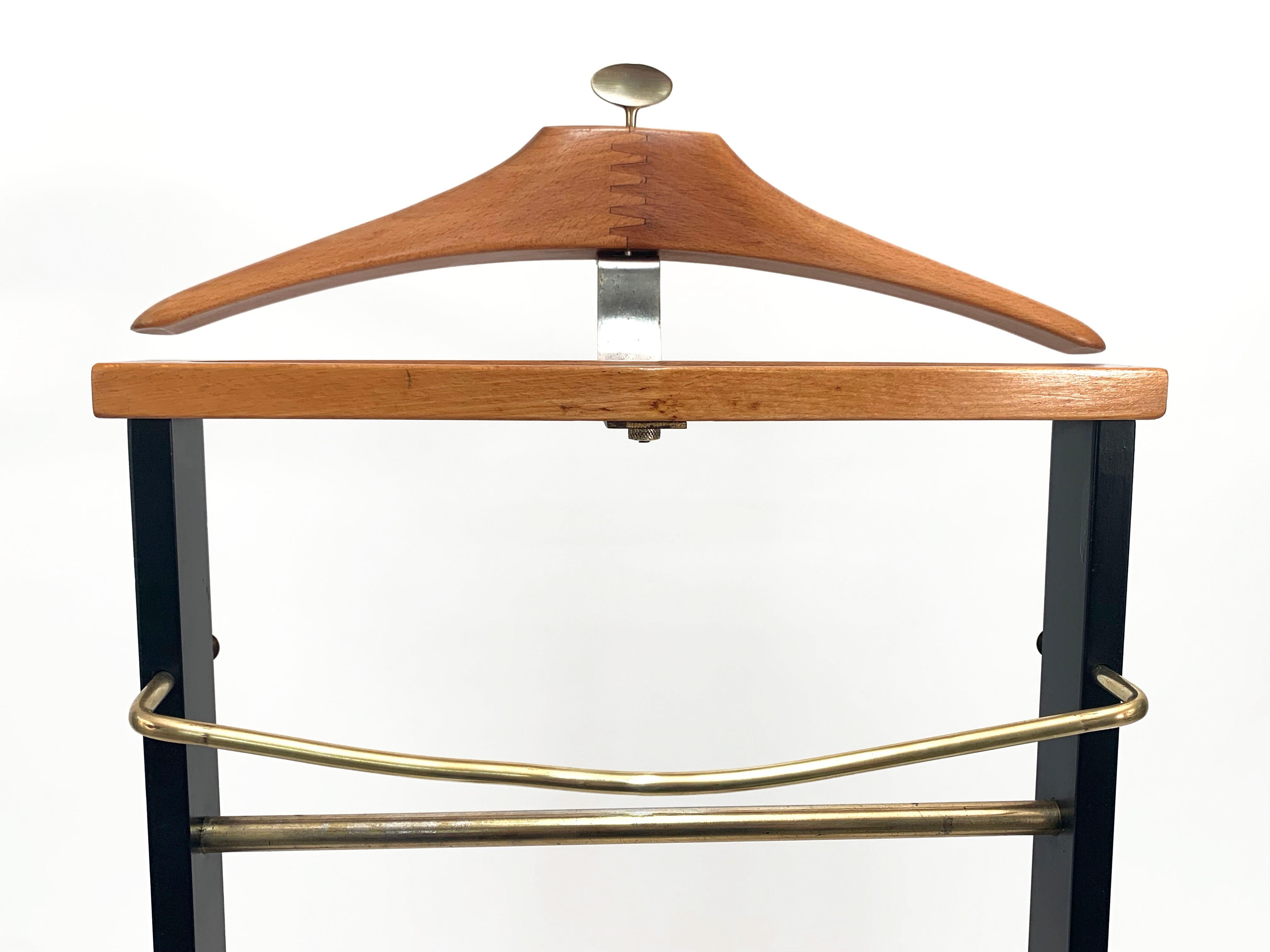 Ico Parisi Midcentury Beechwood and Brass Suit Rack for Fratelli Reguitti 1960s In Good Condition In Roma, IT