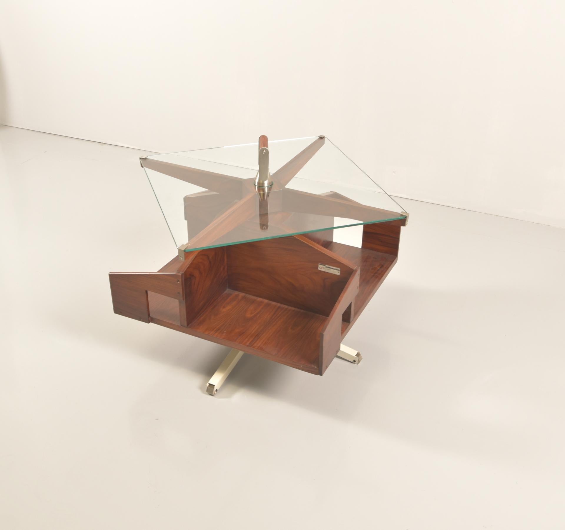 Ico Parisi midcentury rosewood origin coffee table with rotating shelves, 1950s.