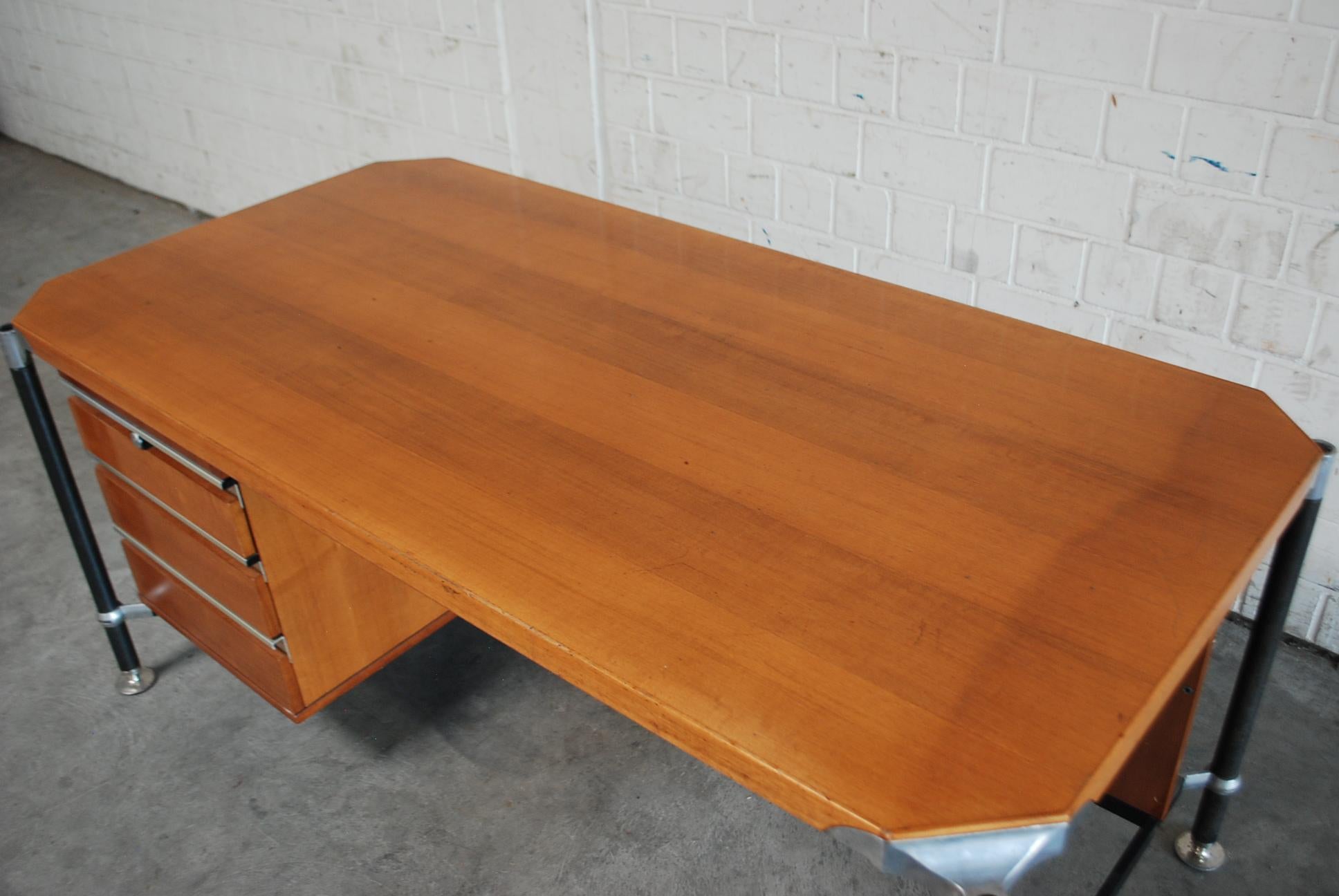 Ico Parisi Office Desk Writing Table for MIM Midcentury, 1960 In Good Condition In Munich, Bavaria