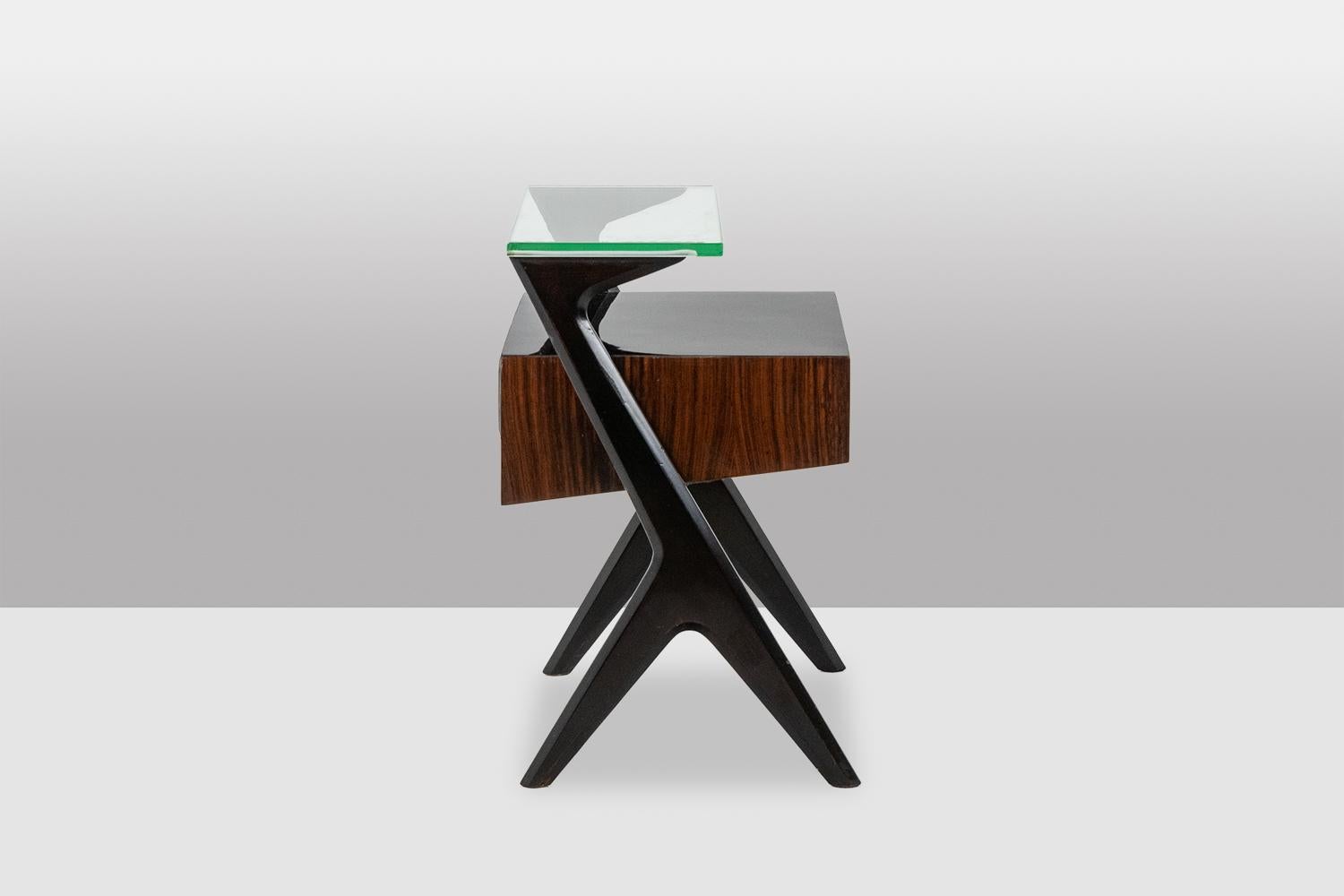 Ico Parisi.  Pair of bedside tables or end tables. 1950s-60s. In Good Condition For Sale In Saint-Ouen, FR