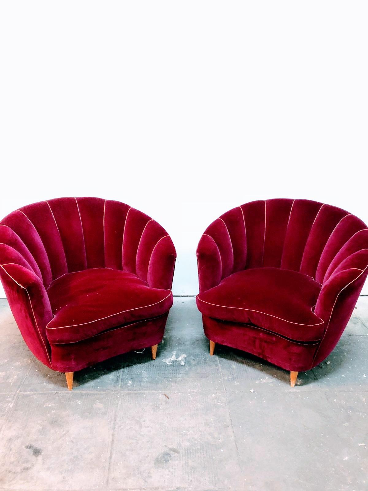 Mid-20th Century Ico Parisi Pairs of Armchairs Seeshell Red Velvet and Wooden Feets