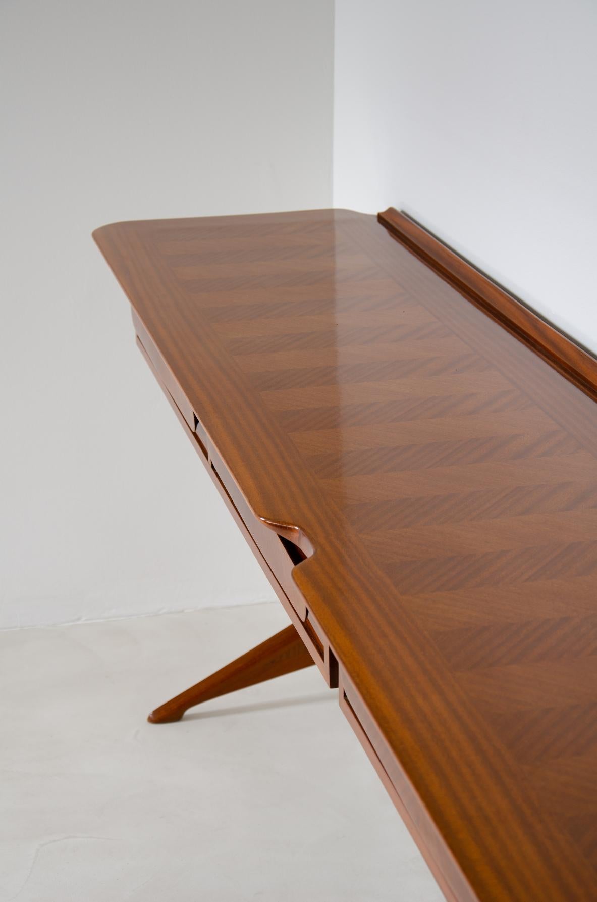 Ico Parisi, Rare Large Console in Walnut with Four Rear Drawers In Excellent Condition In Milano, IT