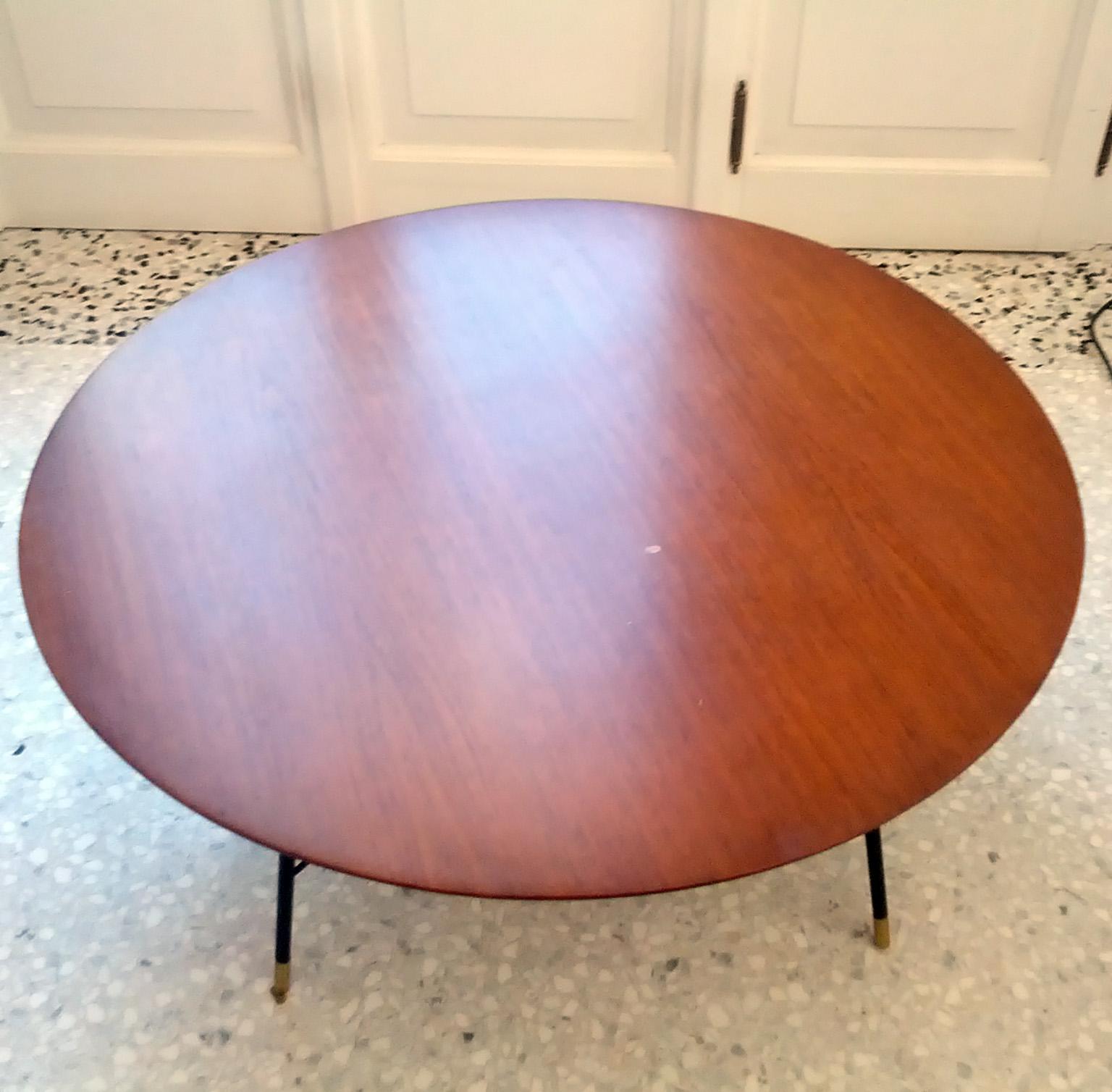 Ico Parisi Round Low Table with Mahogany Top and Brass Feet, Cassina Milano 1955 For Sale 2