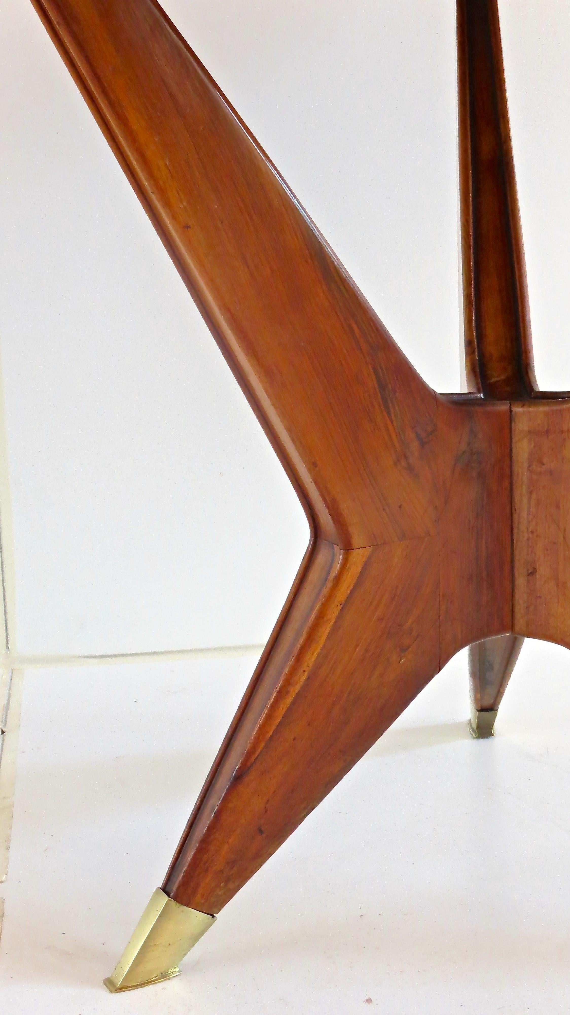 Ico Parisi Round Walnut Dining Table, Three Feet, 1950 In Good Condition For Sale In Rome, IT