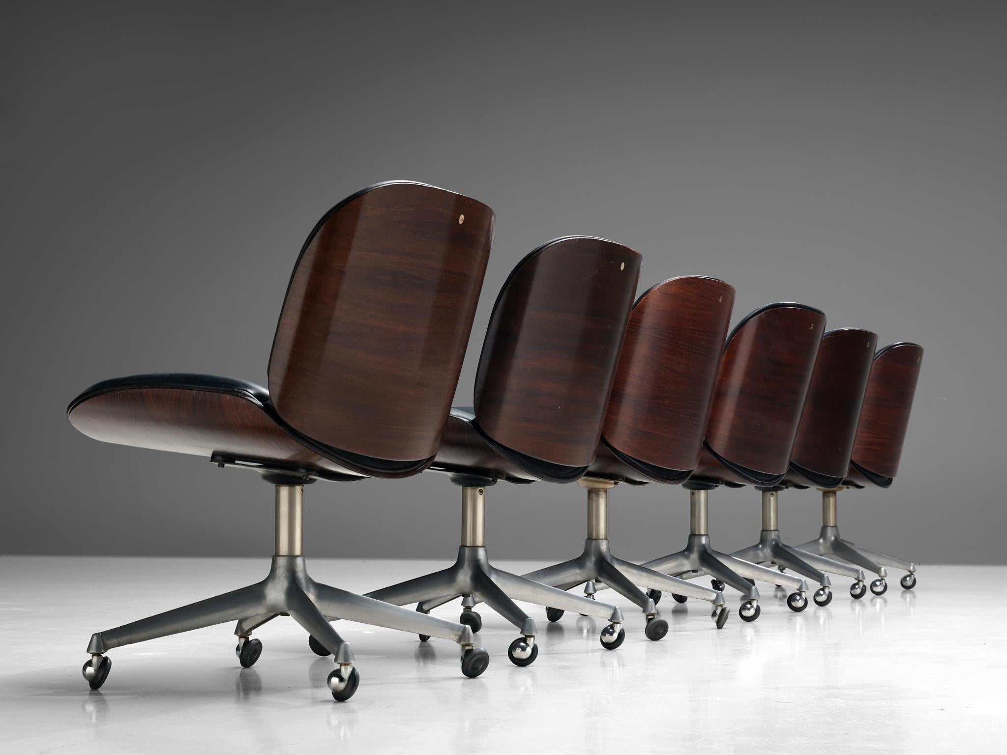 Ico Parisi Set of Ten Swivel Chairs in Rosewood and Leatherette In Good Condition In Waalwijk, NL