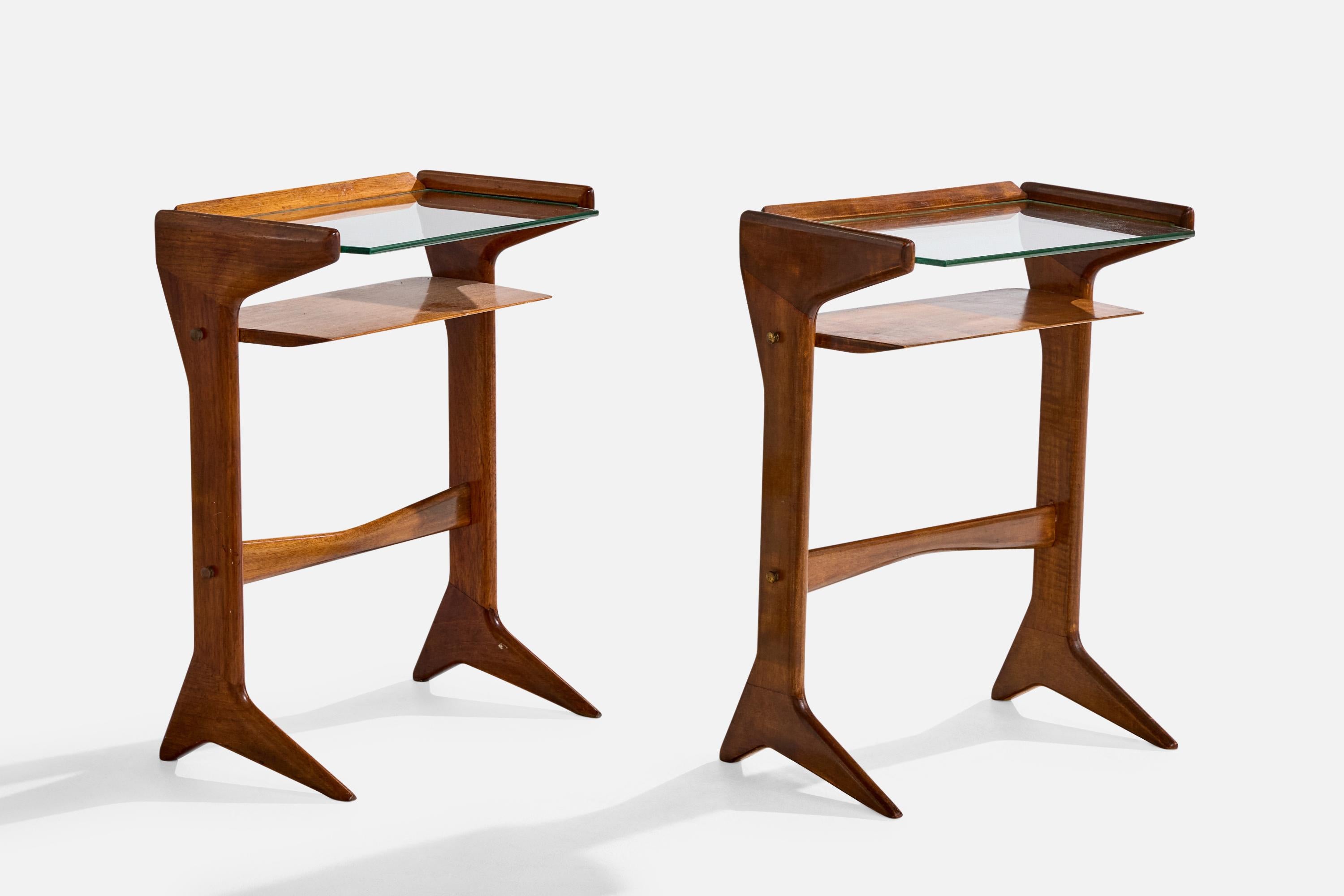 Paire de tables d'appoint en bois, laiton et verre conçues par Ico Parisi et produites par De Baggis, Cantù, Italie, c. 1954.

Dimensions globales (pouces) : 24.25 