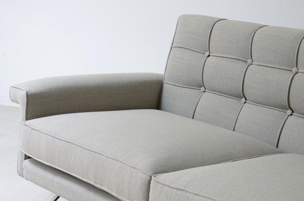 Ico Parisi-Sofa, Modell 875 aus Stahl und gepolstertem Stoff (Italienisch) im Angebot
